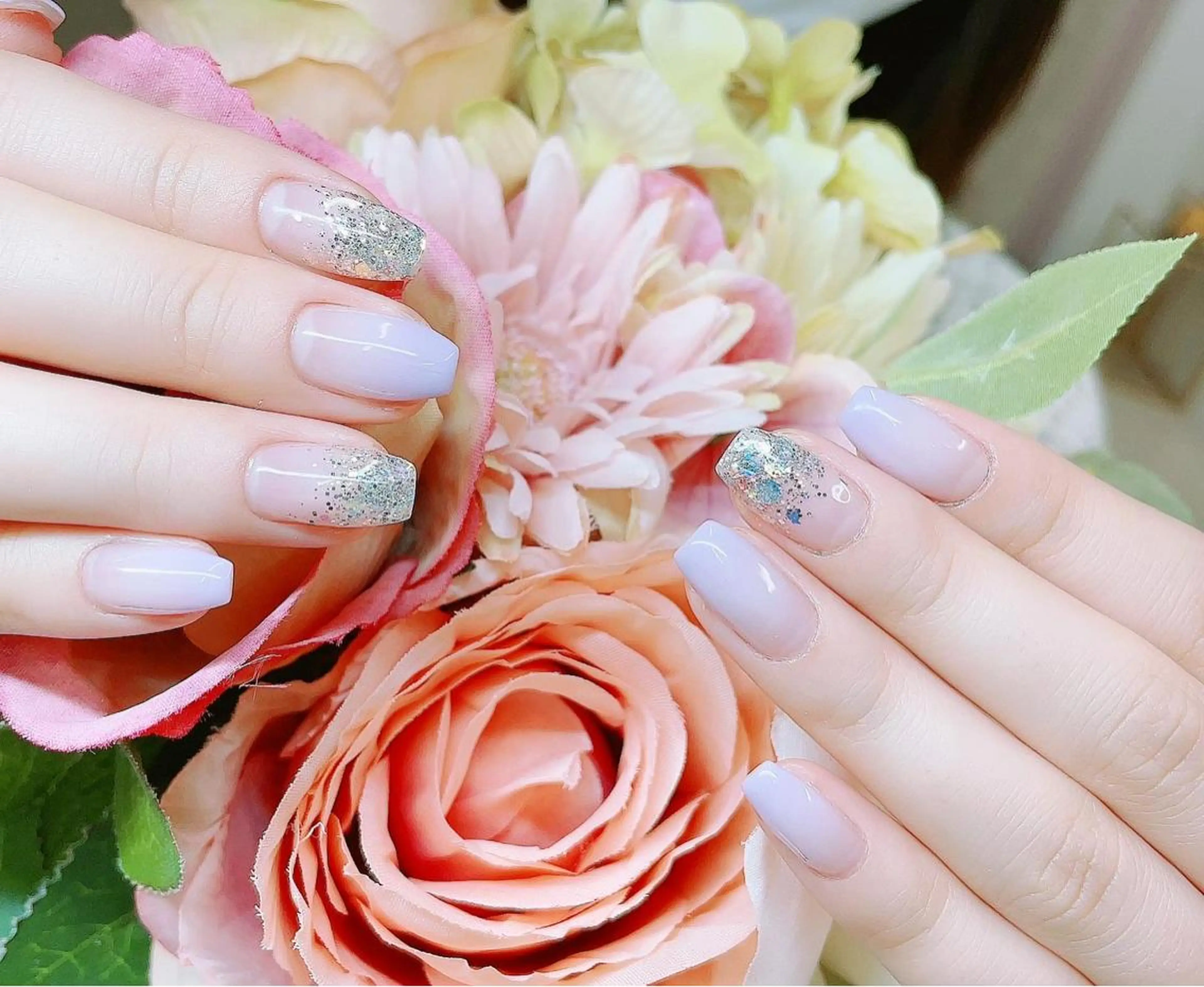 ネイル ジェルネイル グラデーション ハードジェル キラキラネイル ラメ(グリッター) Lilas Nailのネイルデザイン