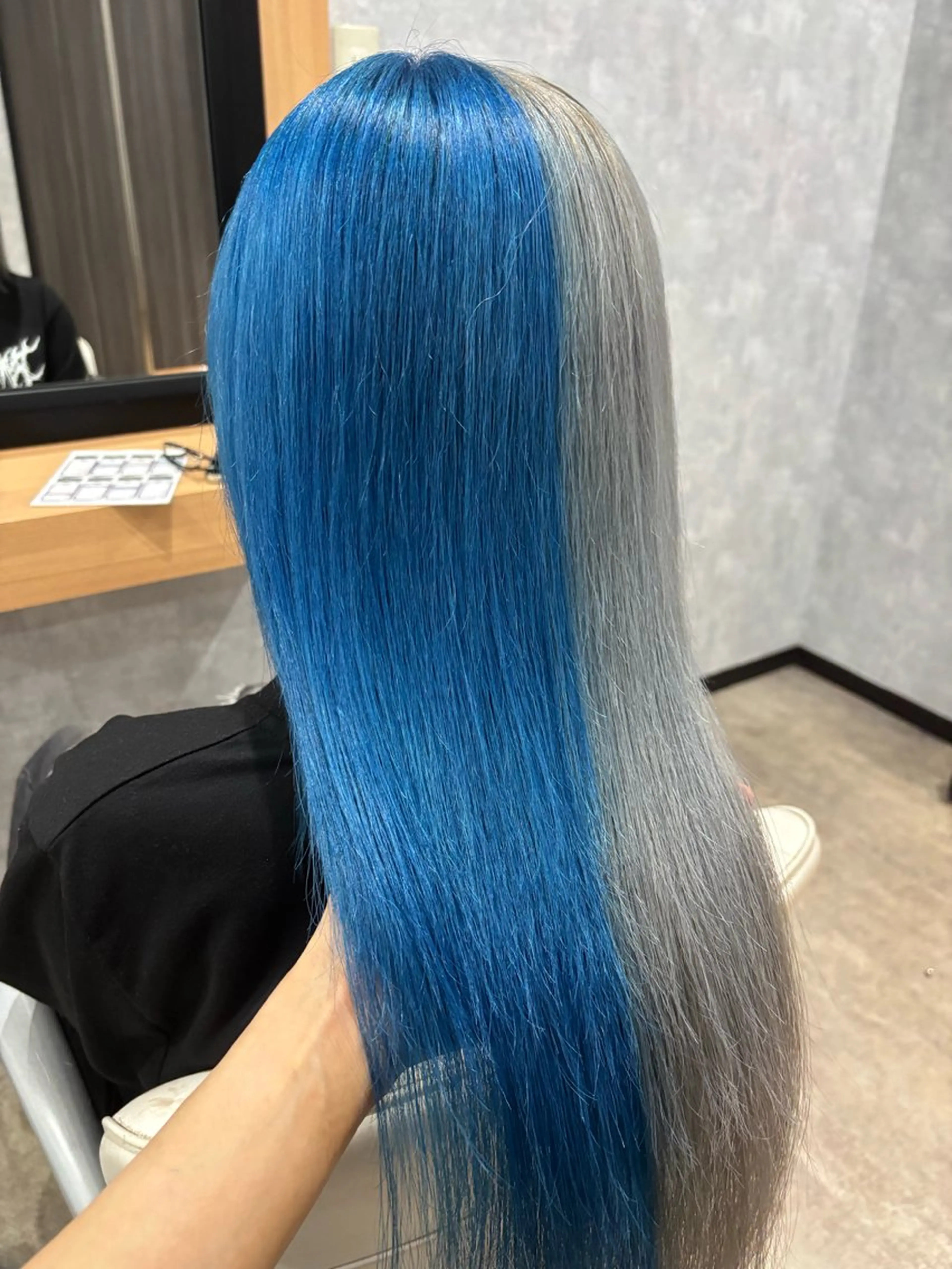 ロング カット ヘアカラー トリートメント 🌐NATSUMI 🌐【寒色カラー】のヘアスタイル