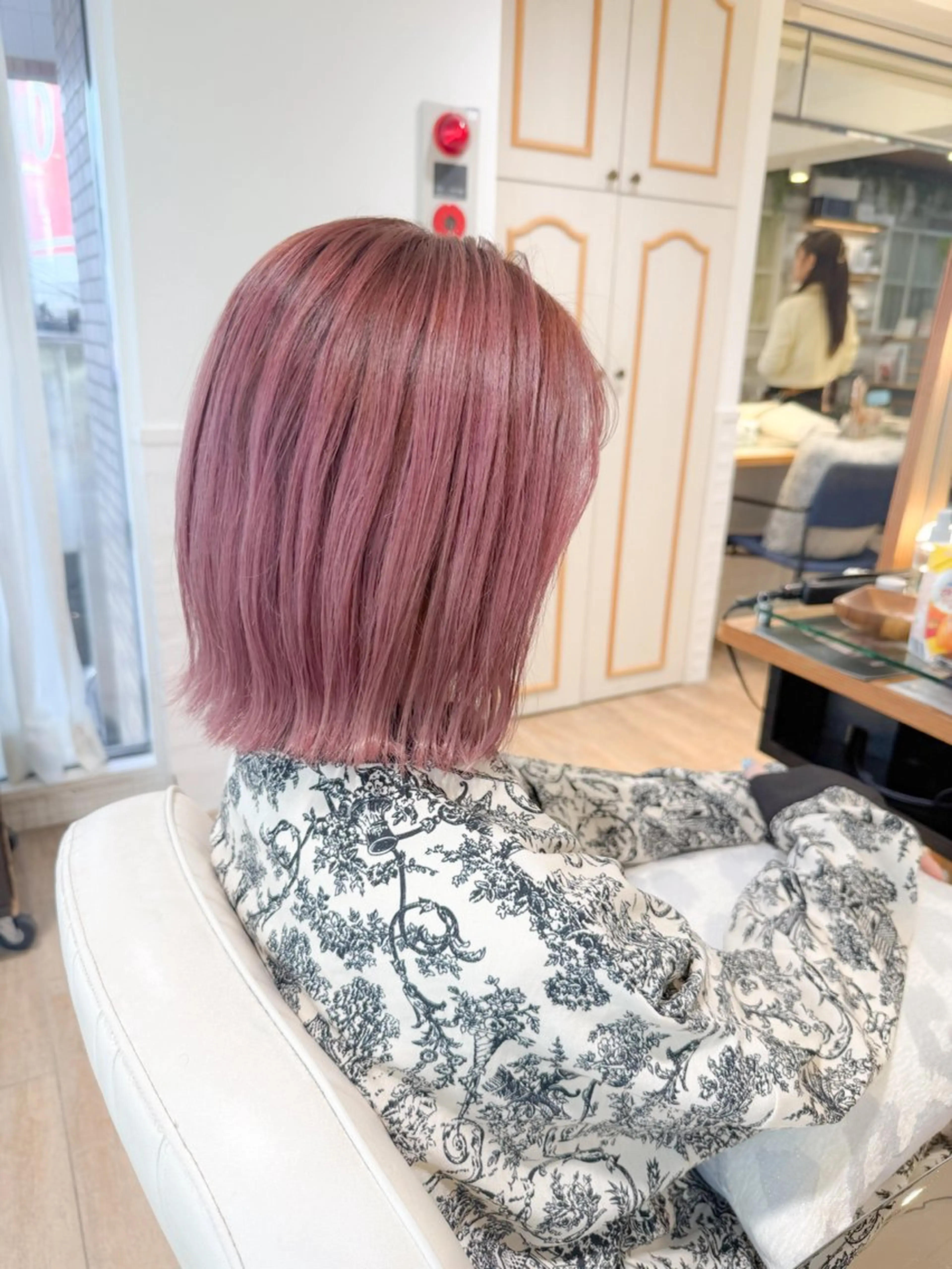 ミディアム カラー ベージュカラー ダブルカラー ピンクカラー ピンクベージュ カット ヘアカラー トリートメント ✨カラー支持No.1 🧸ワキ カナコ🧸のヘアスタイル