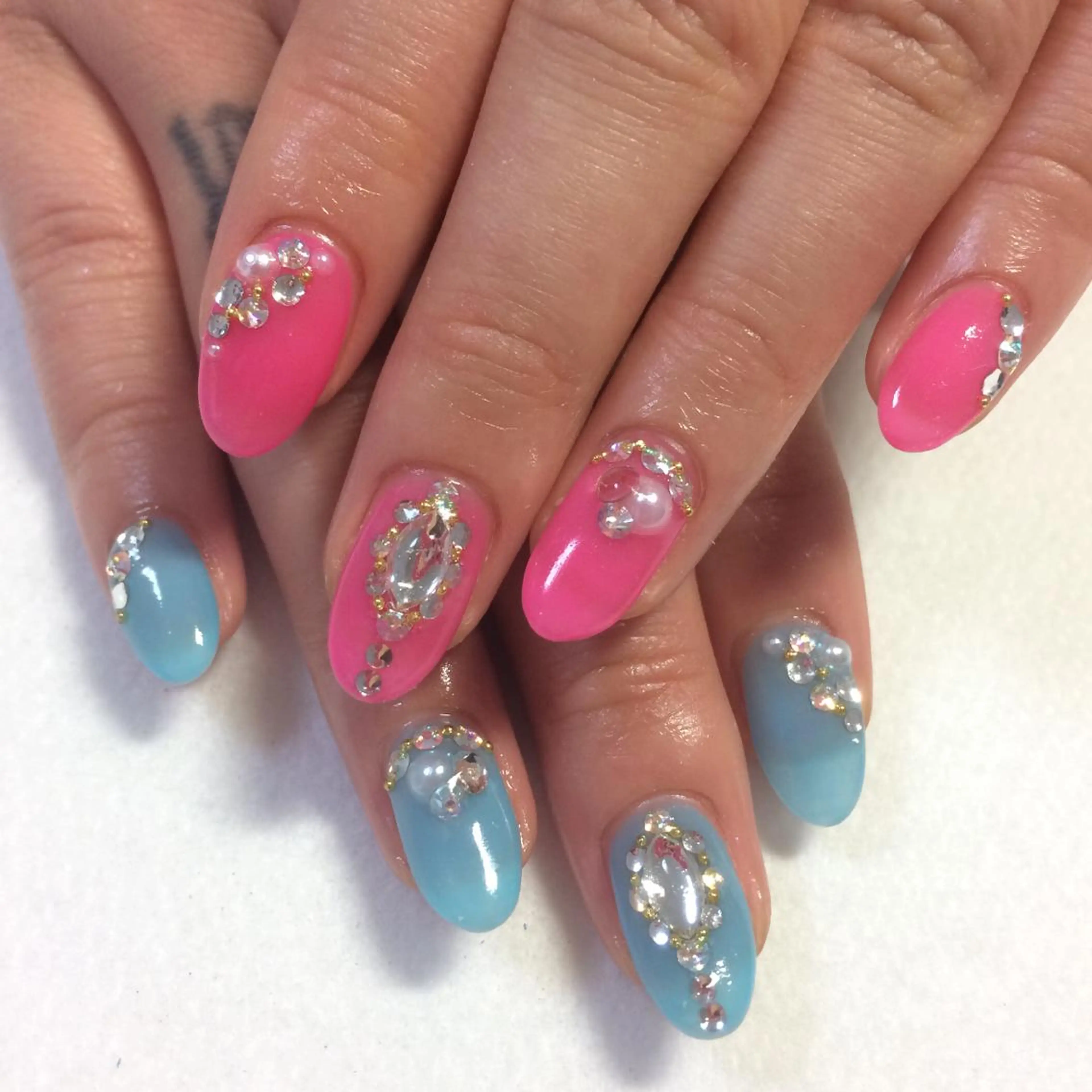 ネイル VIOLUS 関目のネイルデザイン