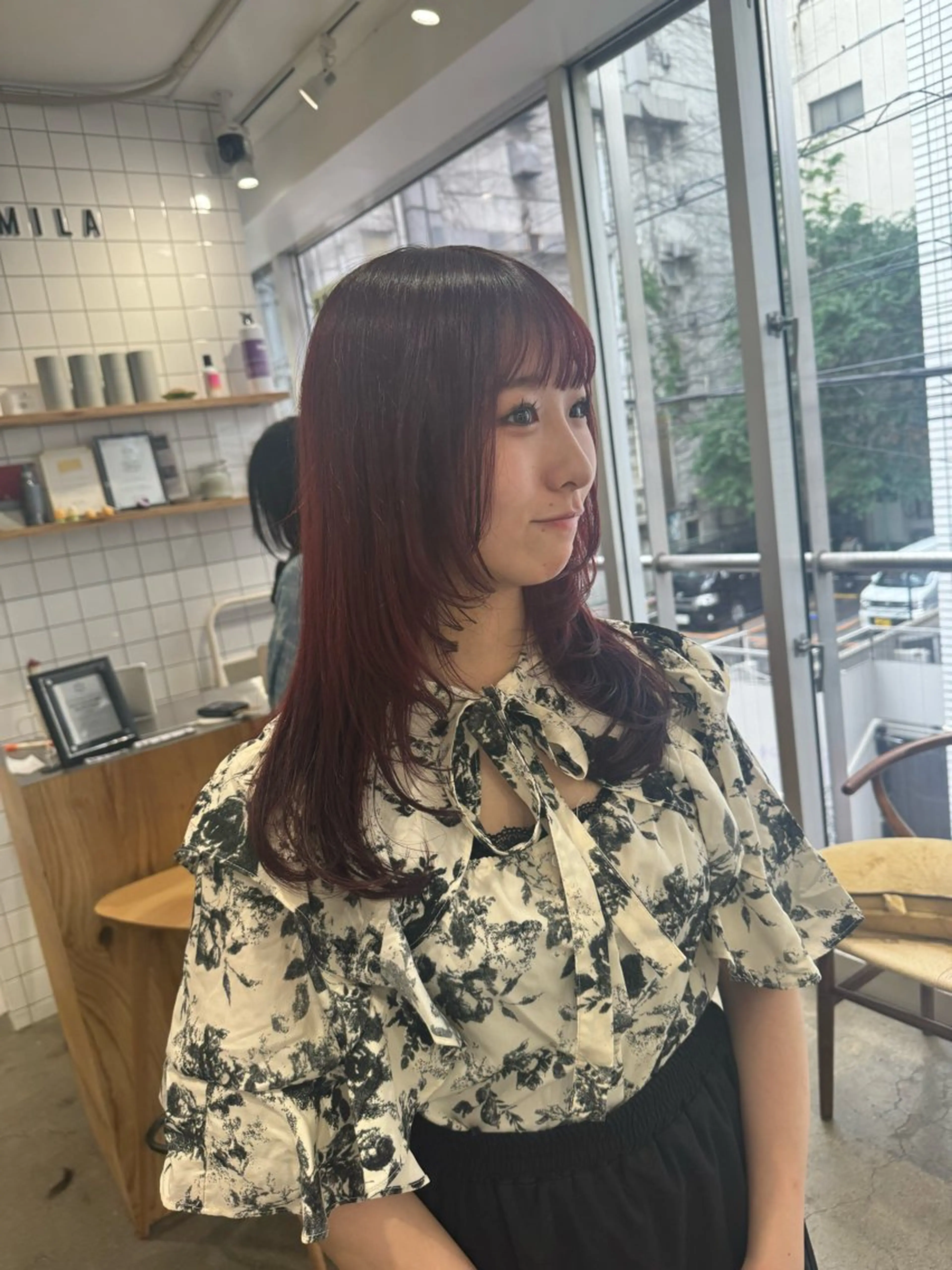 ロング カラー レッドカラー レイヤーカット 新宿 似合わせカラー HINAのヘアスタイル