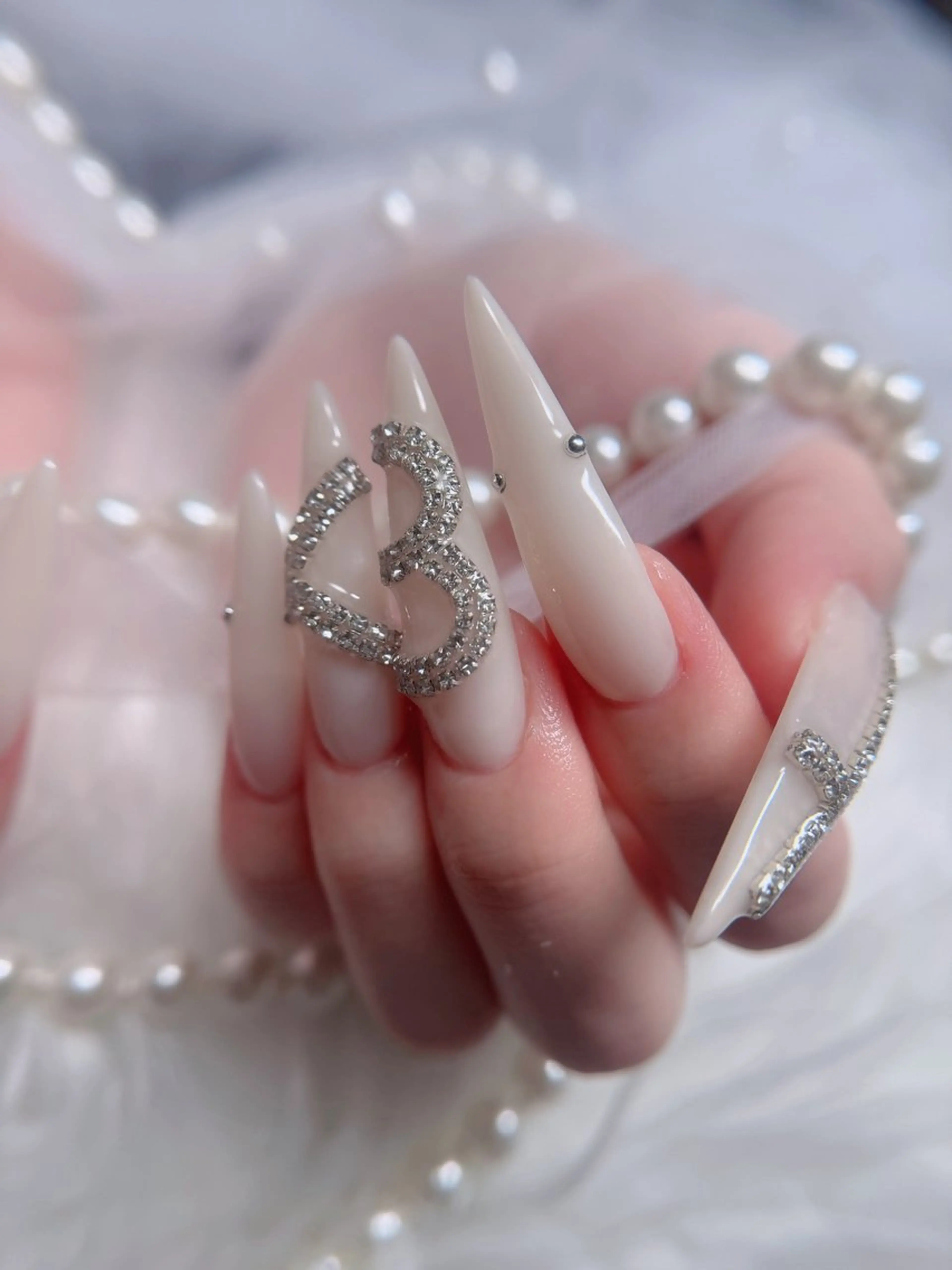 ネイル オーロラネイル フレンチネイル ジェルネイル ハロウィン キラキラネイル ハンドネイル Hbaby nailのネイルデザイン