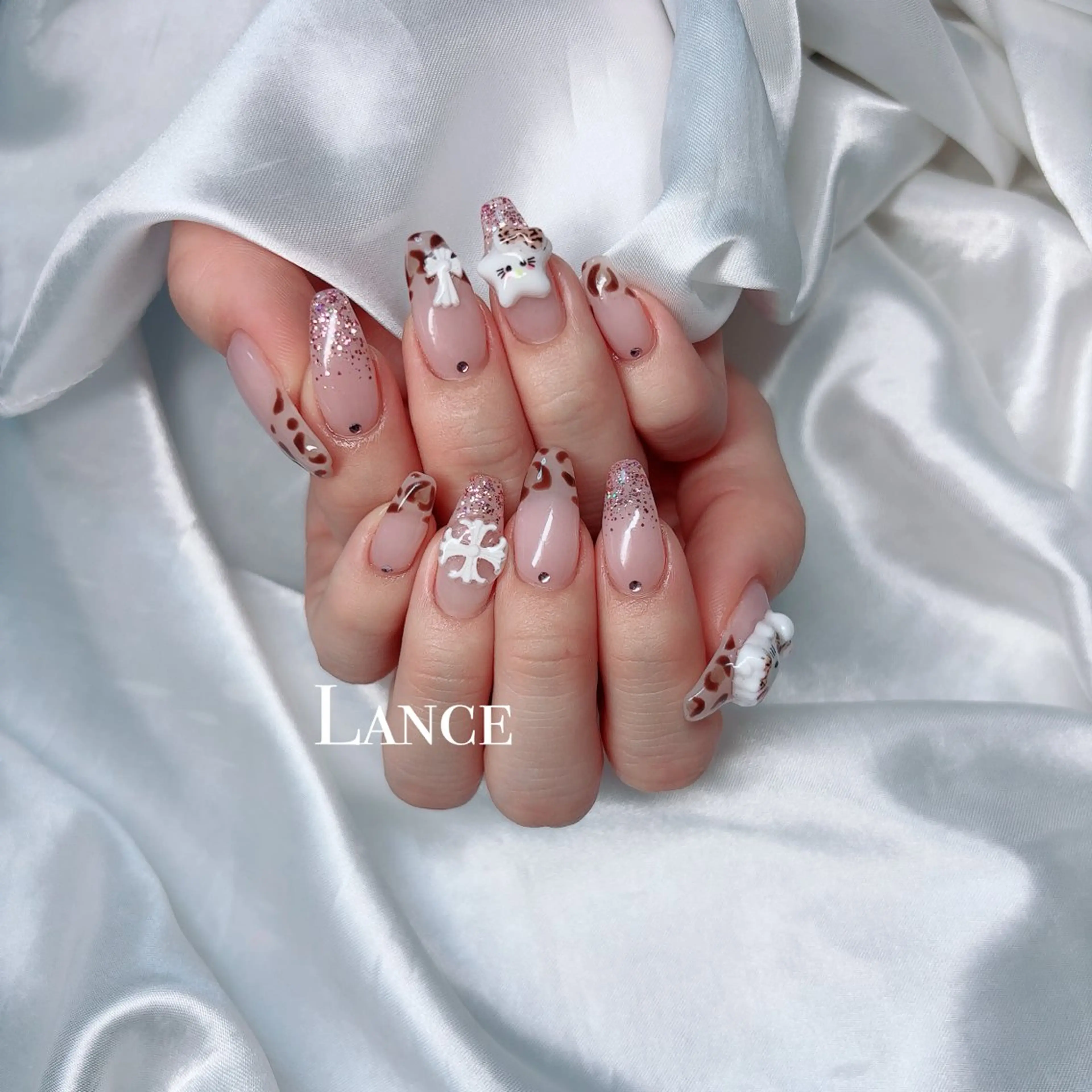 ネイル キラキラネイル 韓国ネイル マグネットネイル 春ネイル ワンホンネイル Lance nailのネイルデザイン