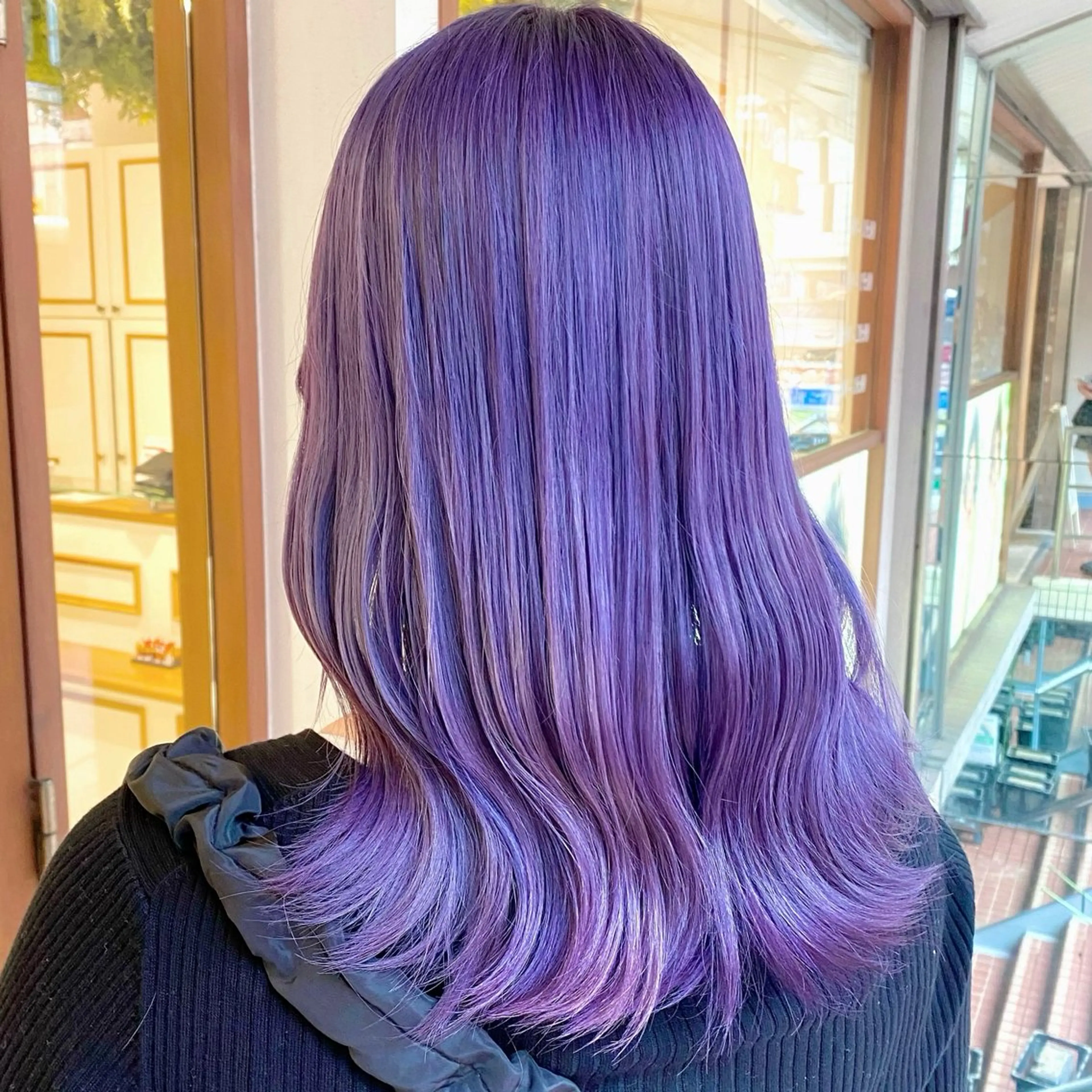 セミロング カラー ブリーチ ヘアカラー 🌸小島友梨香🌸 ブリーチカラーのヘアスタイル