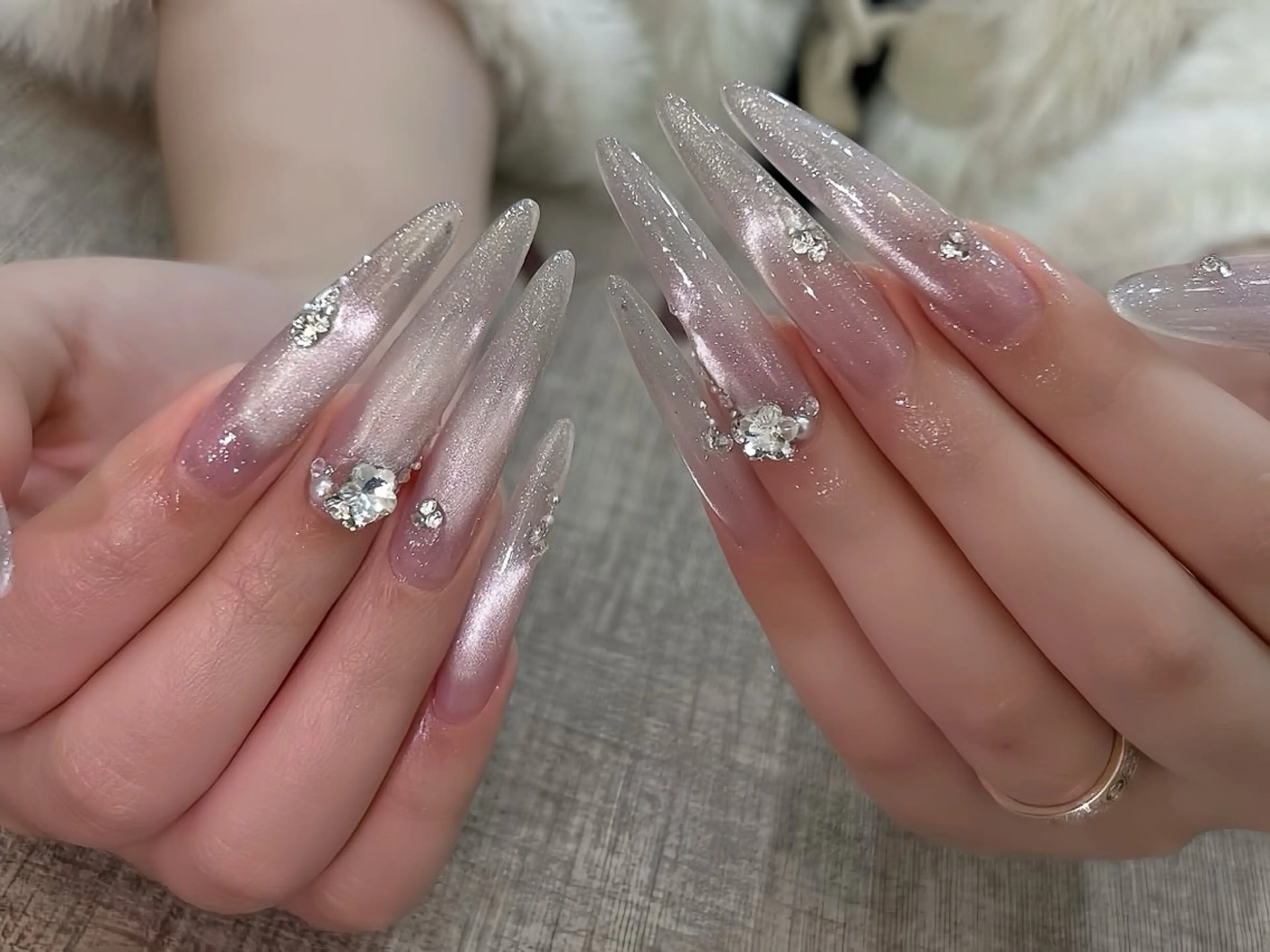 ネイル ボルドー フレンチネイル グラデーション キラキラネイル 韓国ネイル ハンドネイル Rin Nail 新大久保店のネイルデザイン