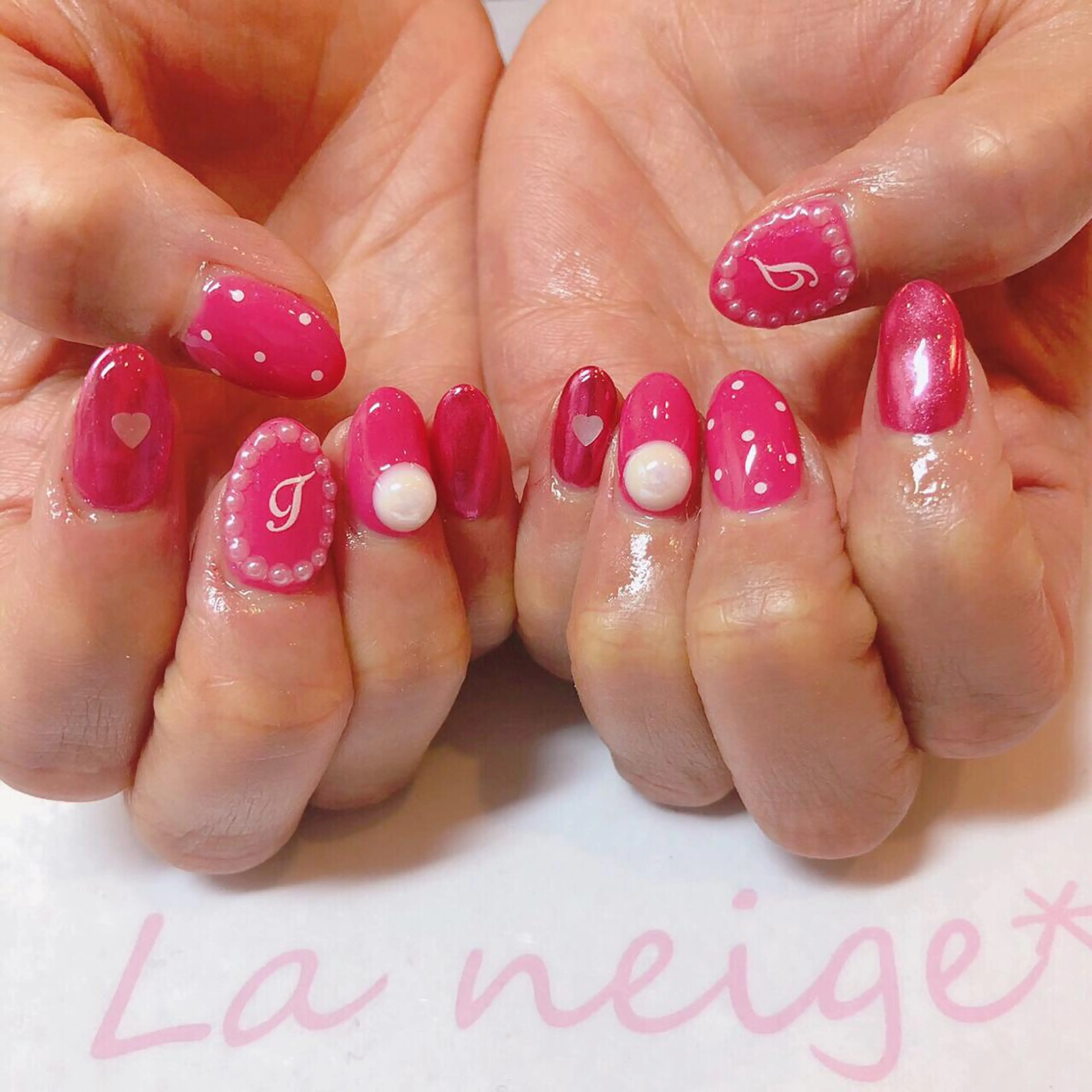 ネイル ミラーネイル ピンク La neige* yuki 🐩🌙のネイルデザイン