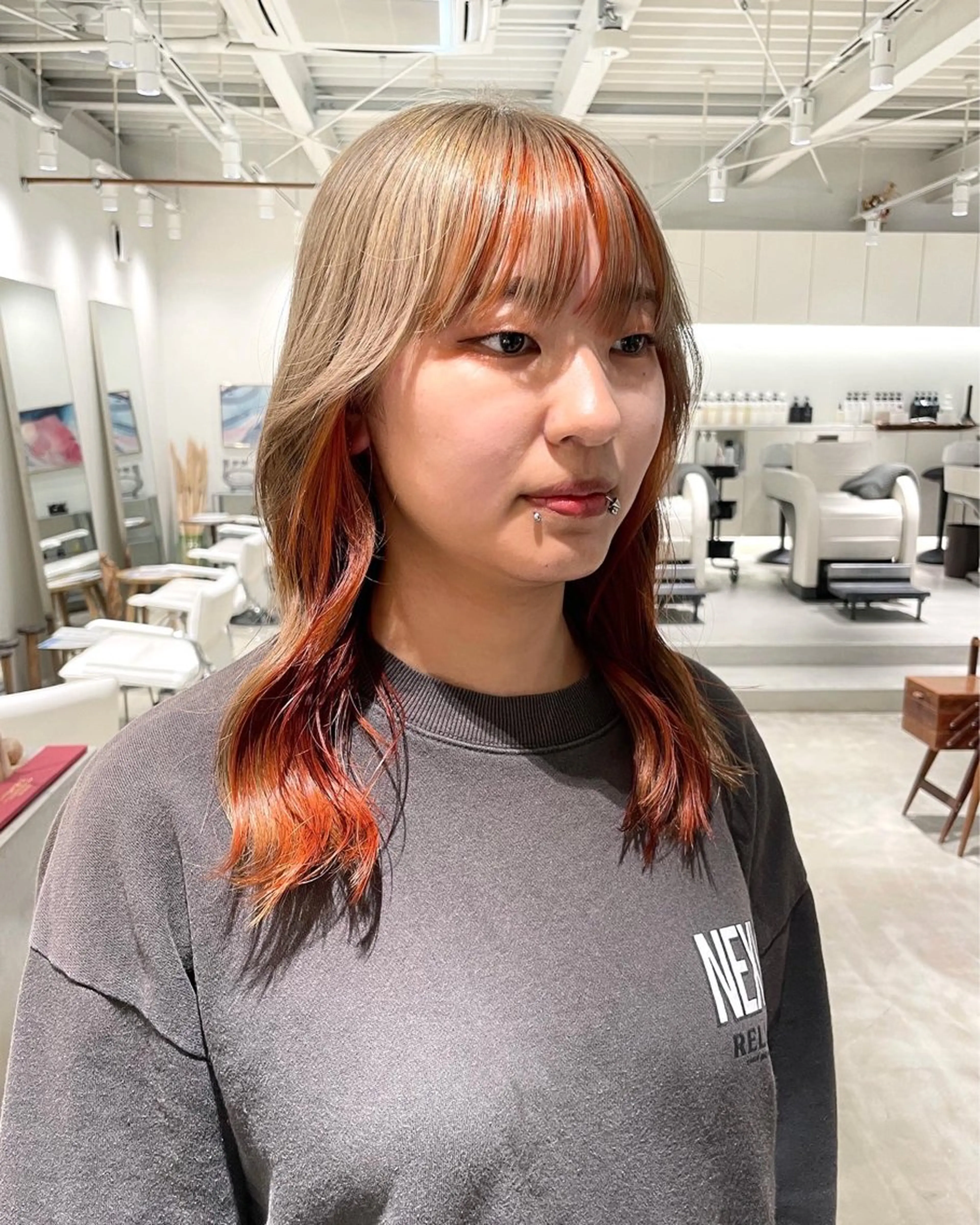 ロング カラー ヘアカラー 林 千聖のヘアスタイル