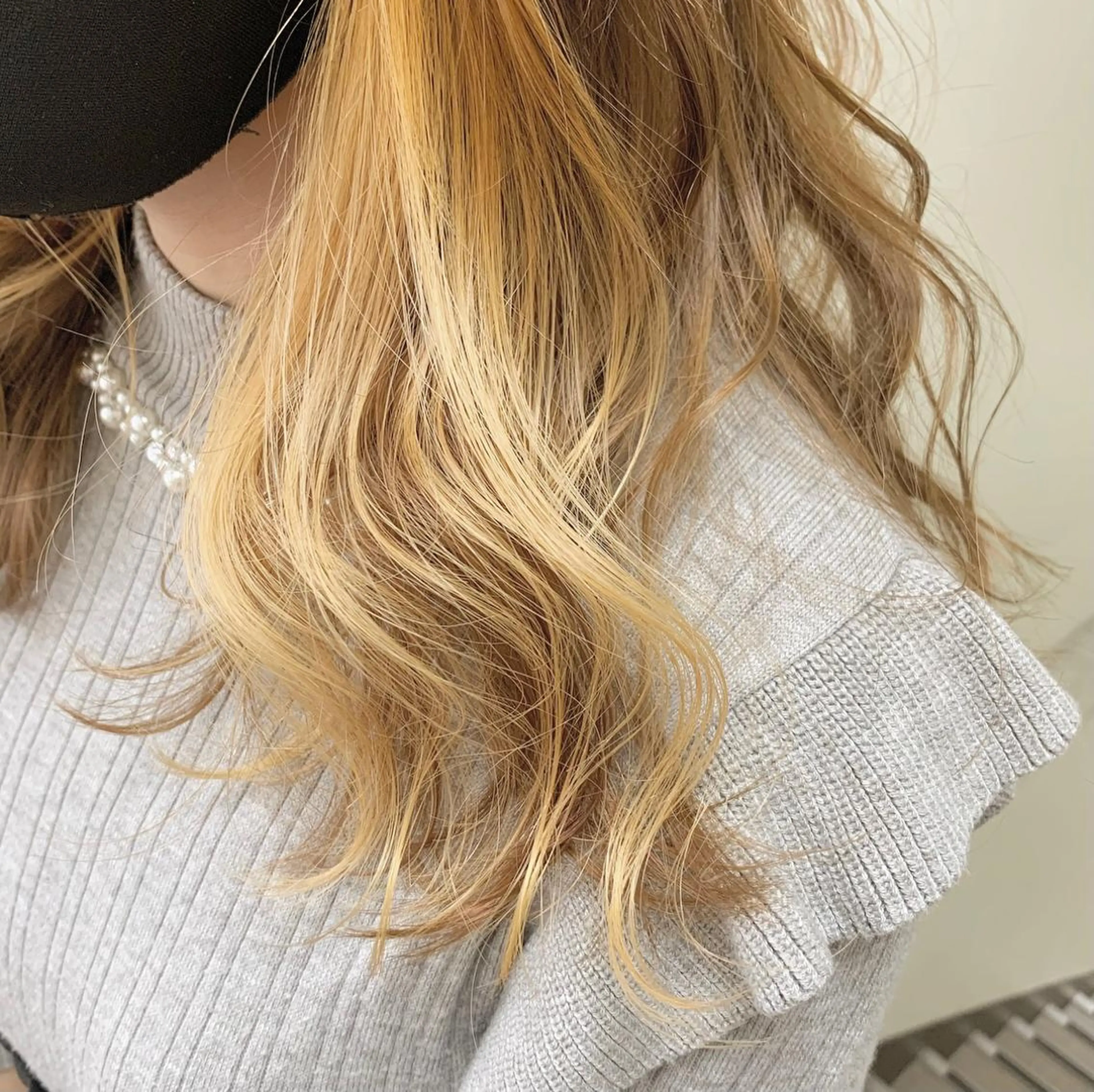 ミディアム カラー ブリーチ ヘアカラー トリートメント ヘアセット 髪質改善色素改善特化 keiのヘアスタイル