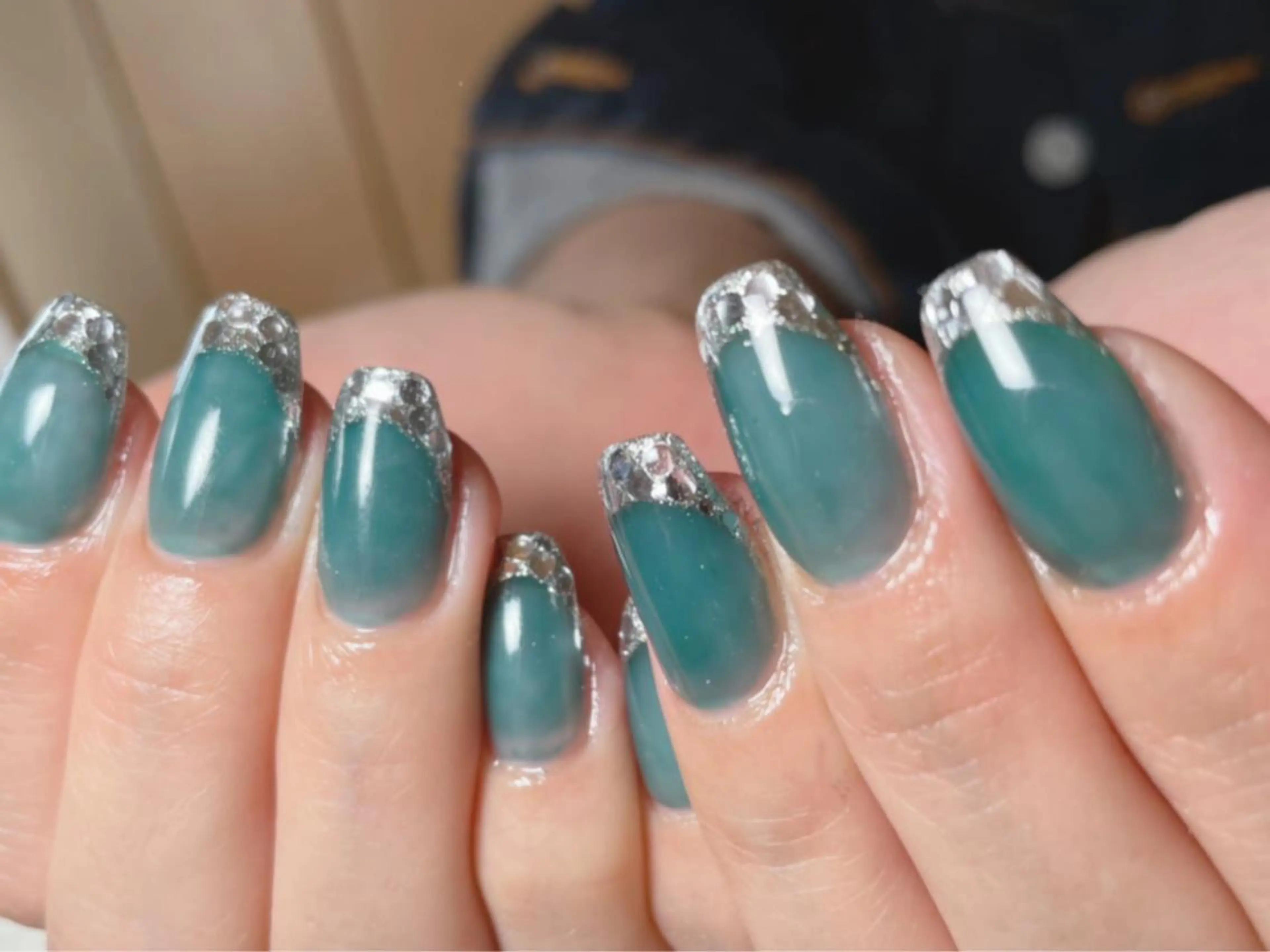 ネイル フレンチネイル ガラスフレンチ 蓑原 佳央里のネイルデザイン