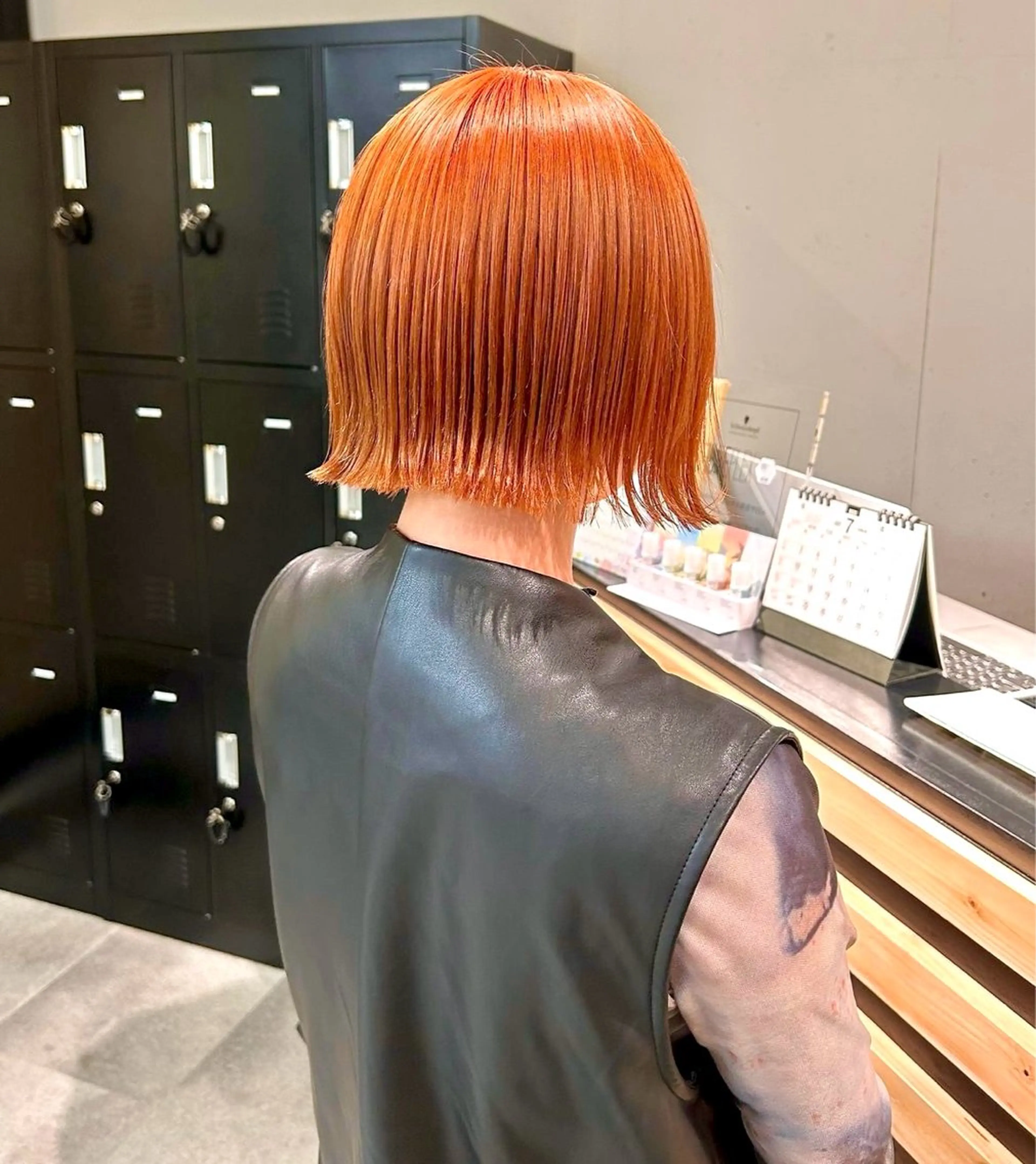 ショート カラー ブリーチ オレンジ ryo yaのヘアスタイル