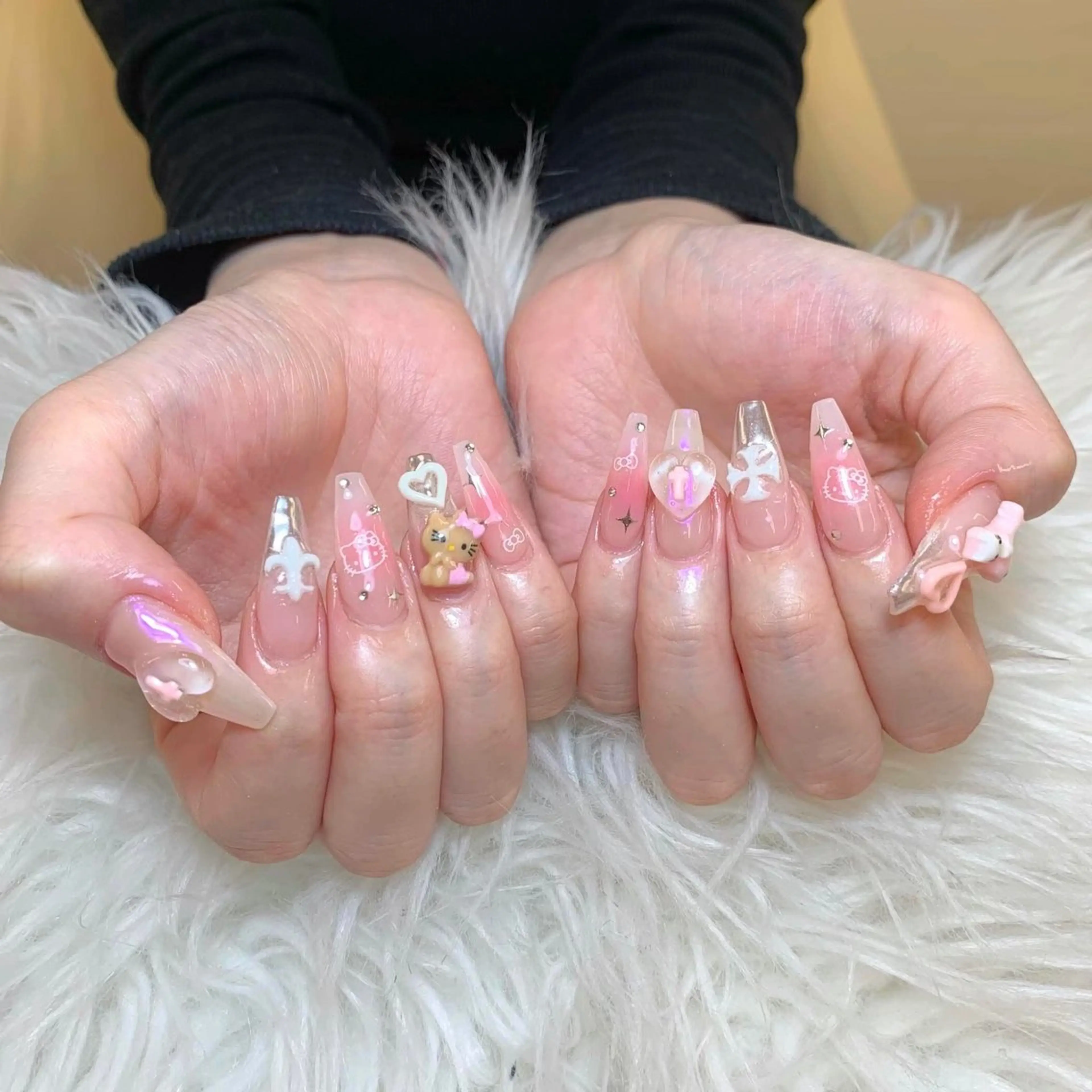 ネイル ハンドネイル Anh ゴテゴテネイルのネイルデザイン