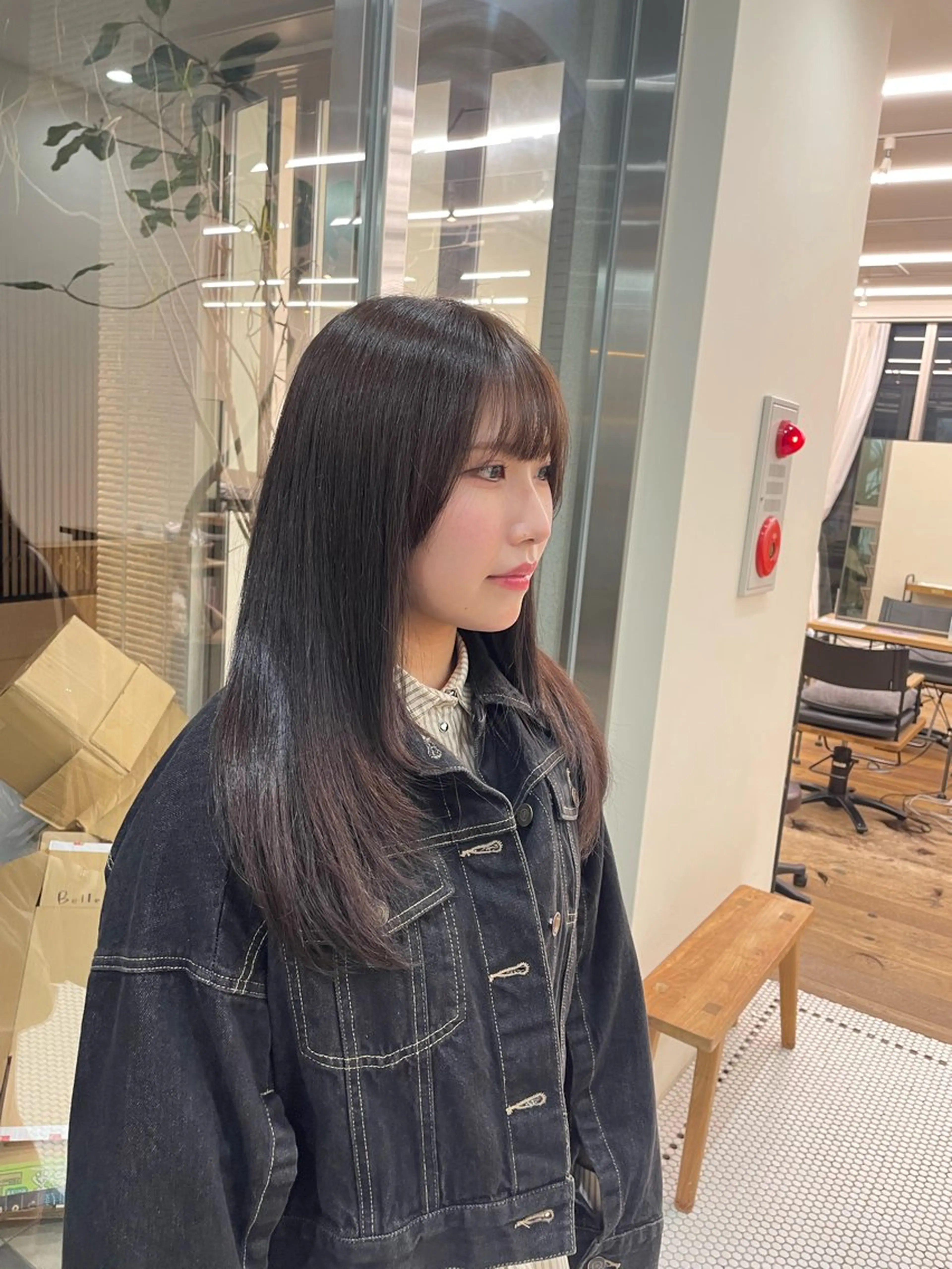 セミロング レイヤーカット レイヤーカット 🌱 ブリーチ  はるかのヘアスタイル