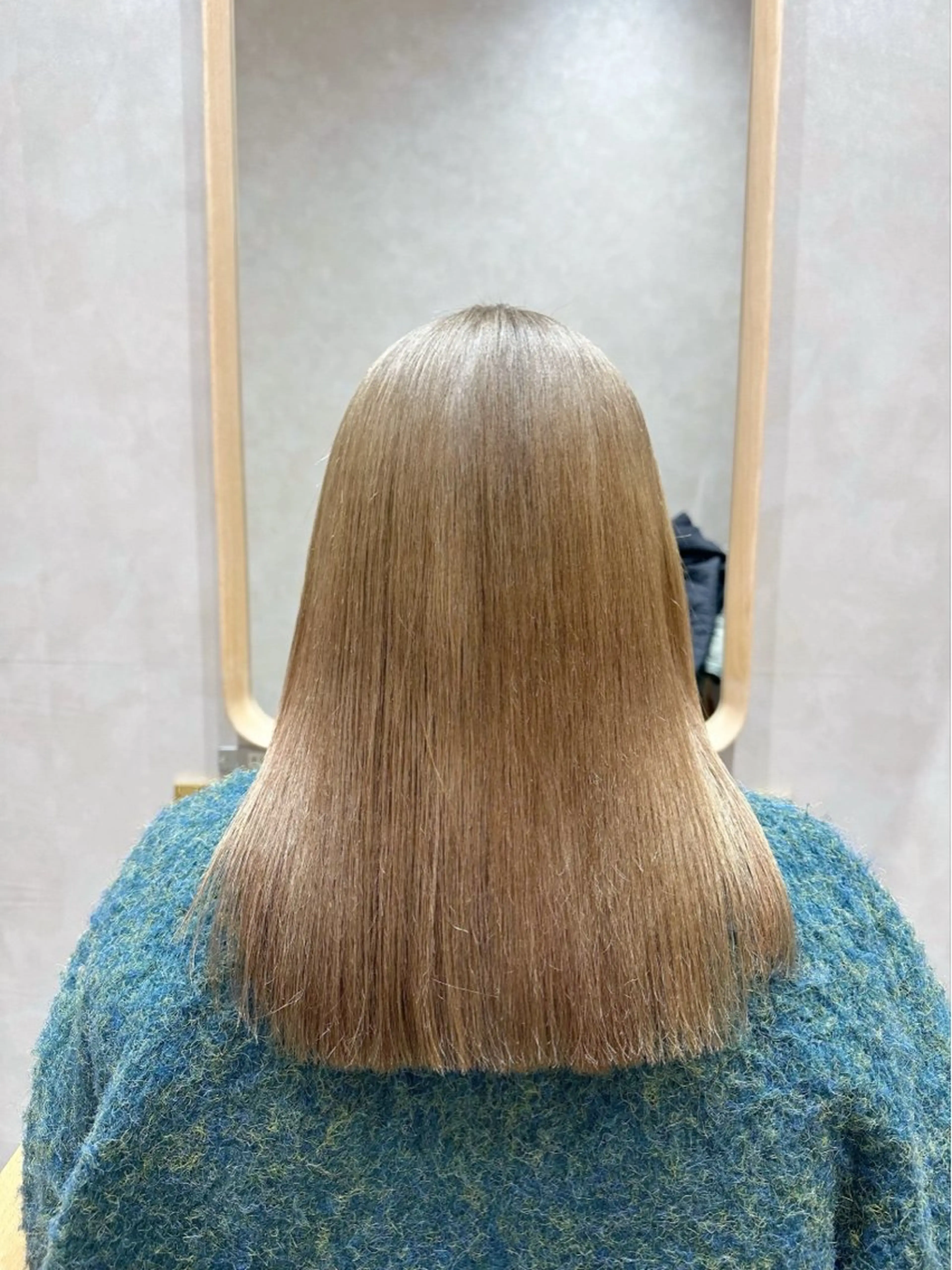 セミロング カラー ベージュカラー ブリーチ 越後 遥/ 透明感カラー🪞🤍のヘアスタイル