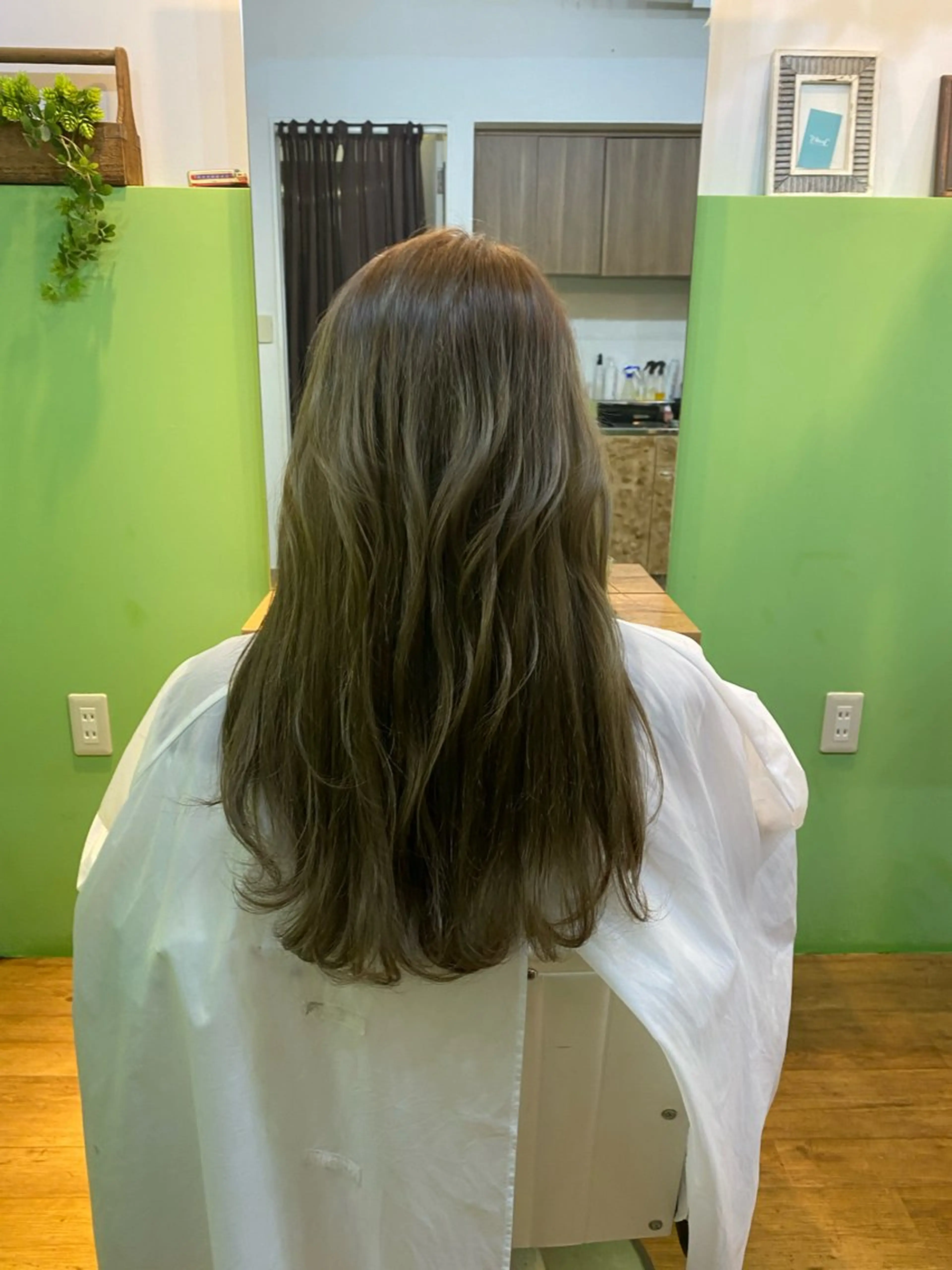 ロング カラー ベージュカラー ブリーチ 【エシカル】 HOSOMIのヘアスタイル