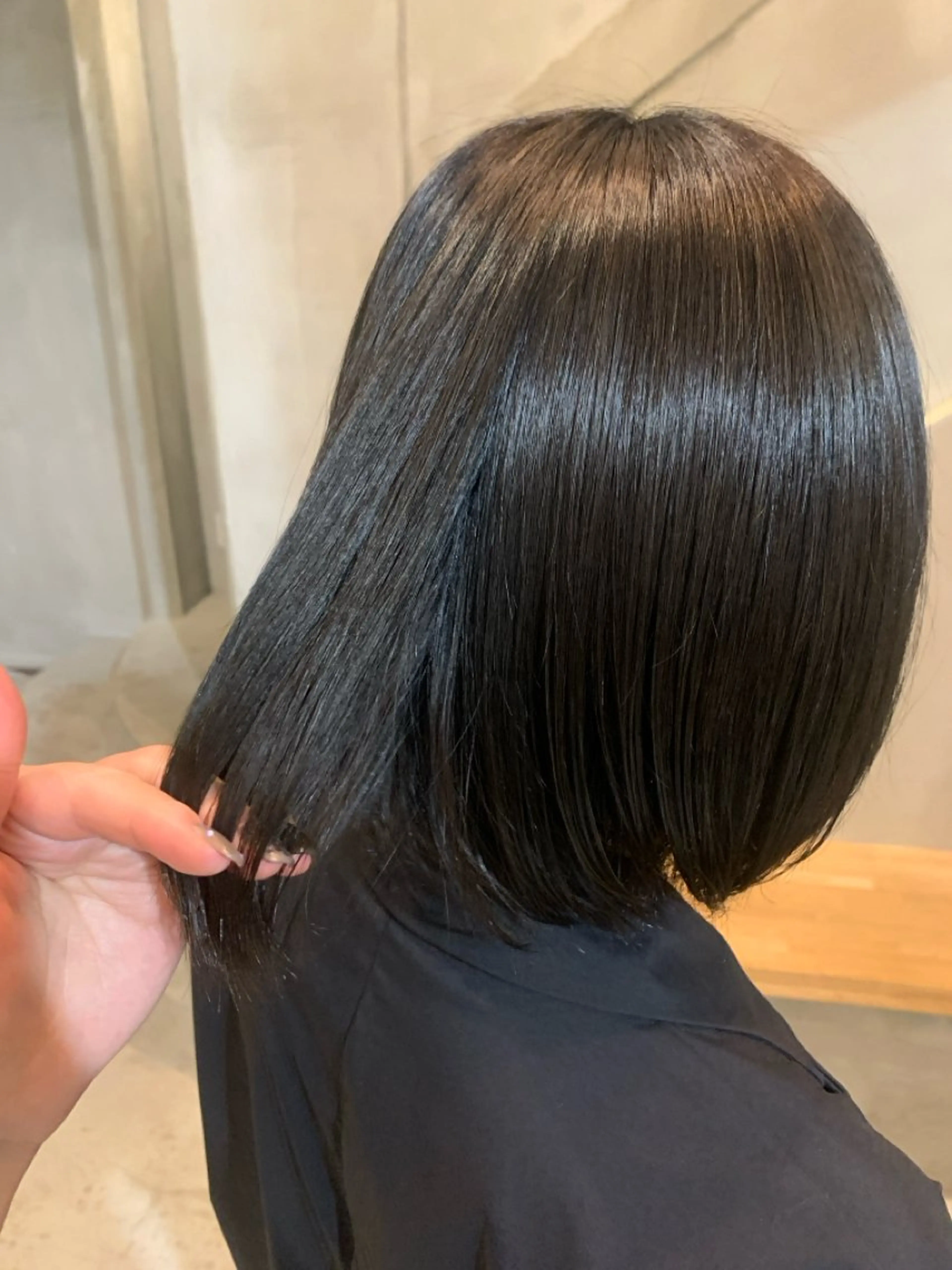 ショート カラー 小西 萌々香のヘアスタイル