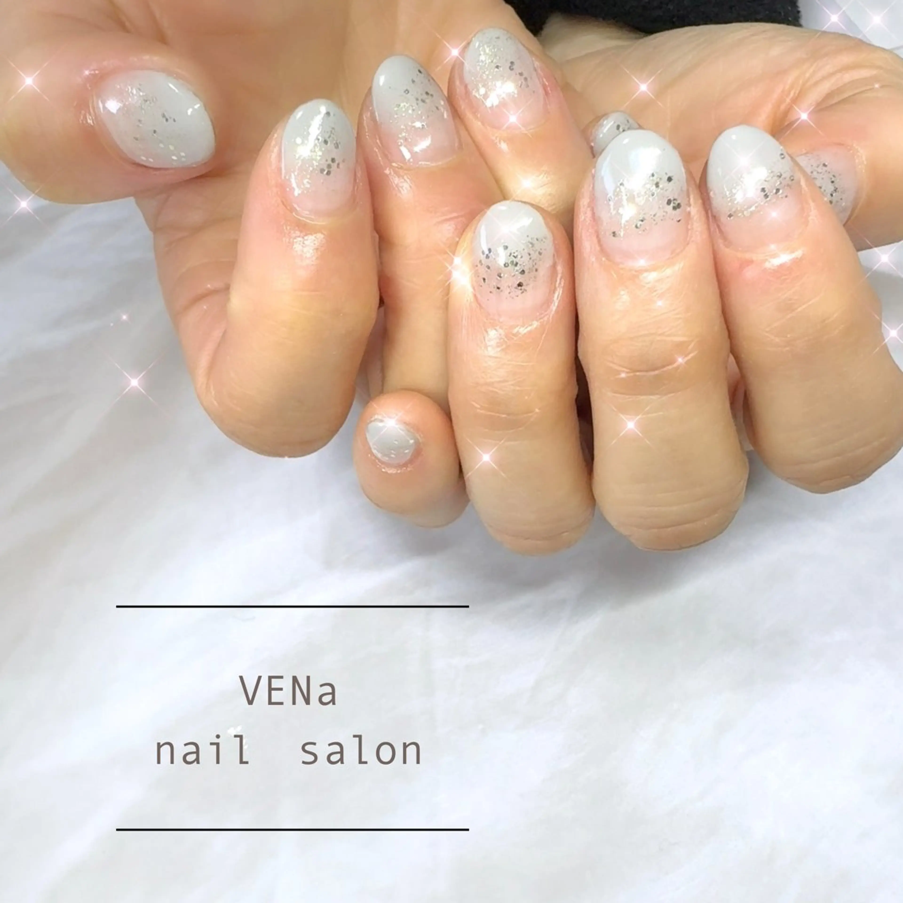 ネイル グラデーション ラメ(グリッター) ホワイト VENa eye＆ nail salonのネイルデザイン