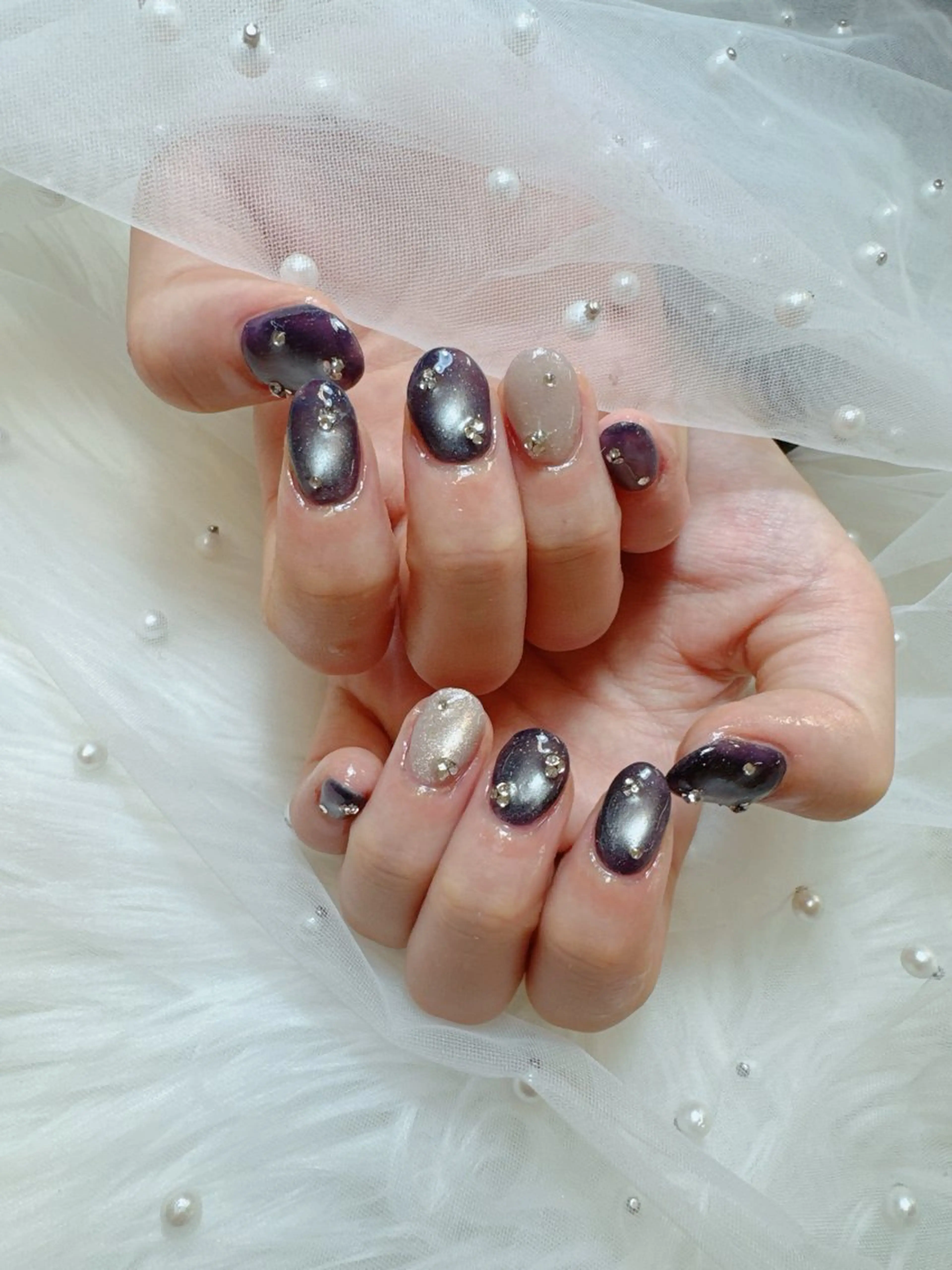 ネイル 成人式 フレンチネイル ジェルネイル ガラスフレンチ キラキラネイル ハンドネイル Queeens nailのネイルデザイン