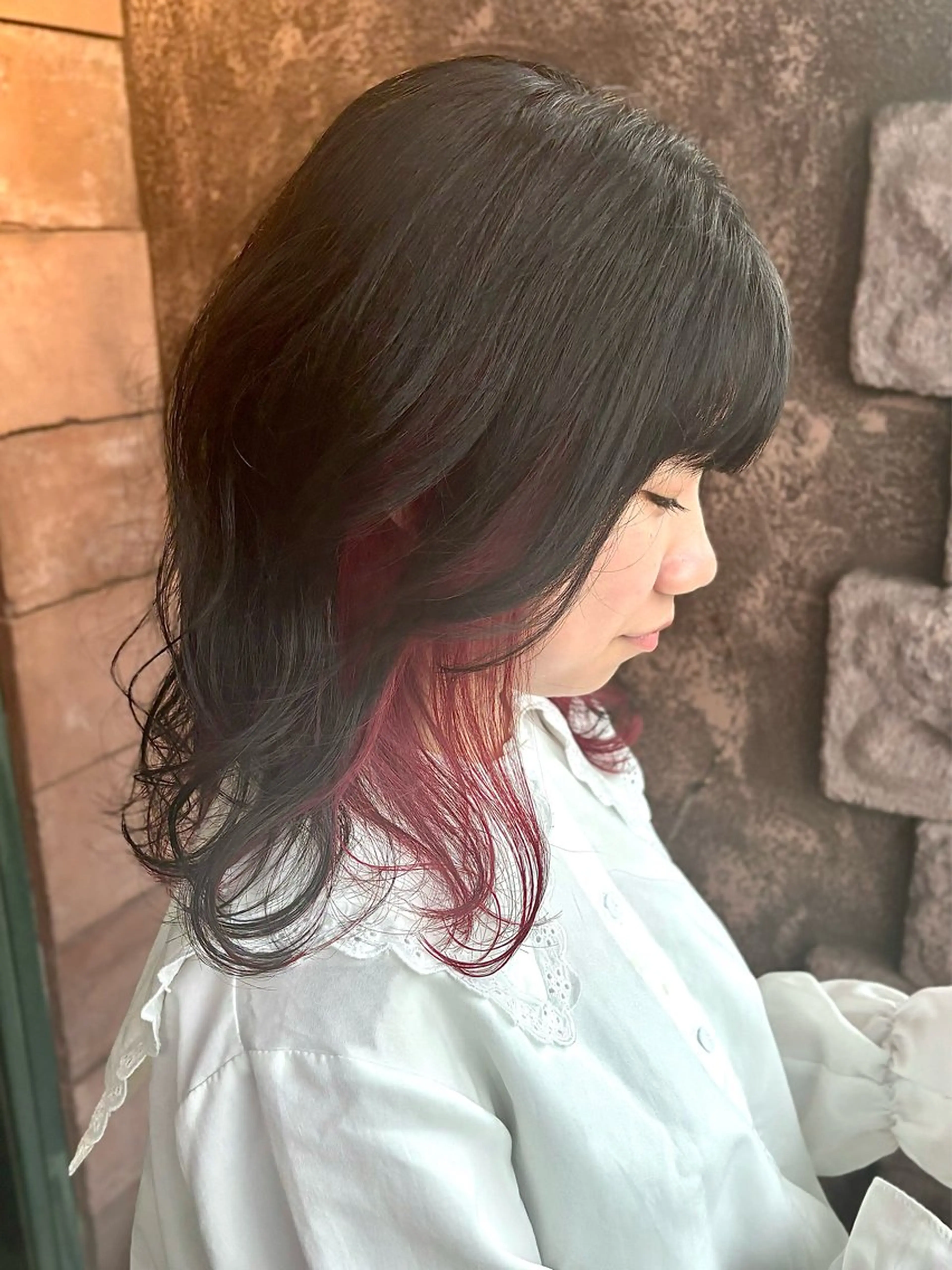 セミロング カット ヘアカラー トリートメント 岡村 莉穂のヘアスタイル
