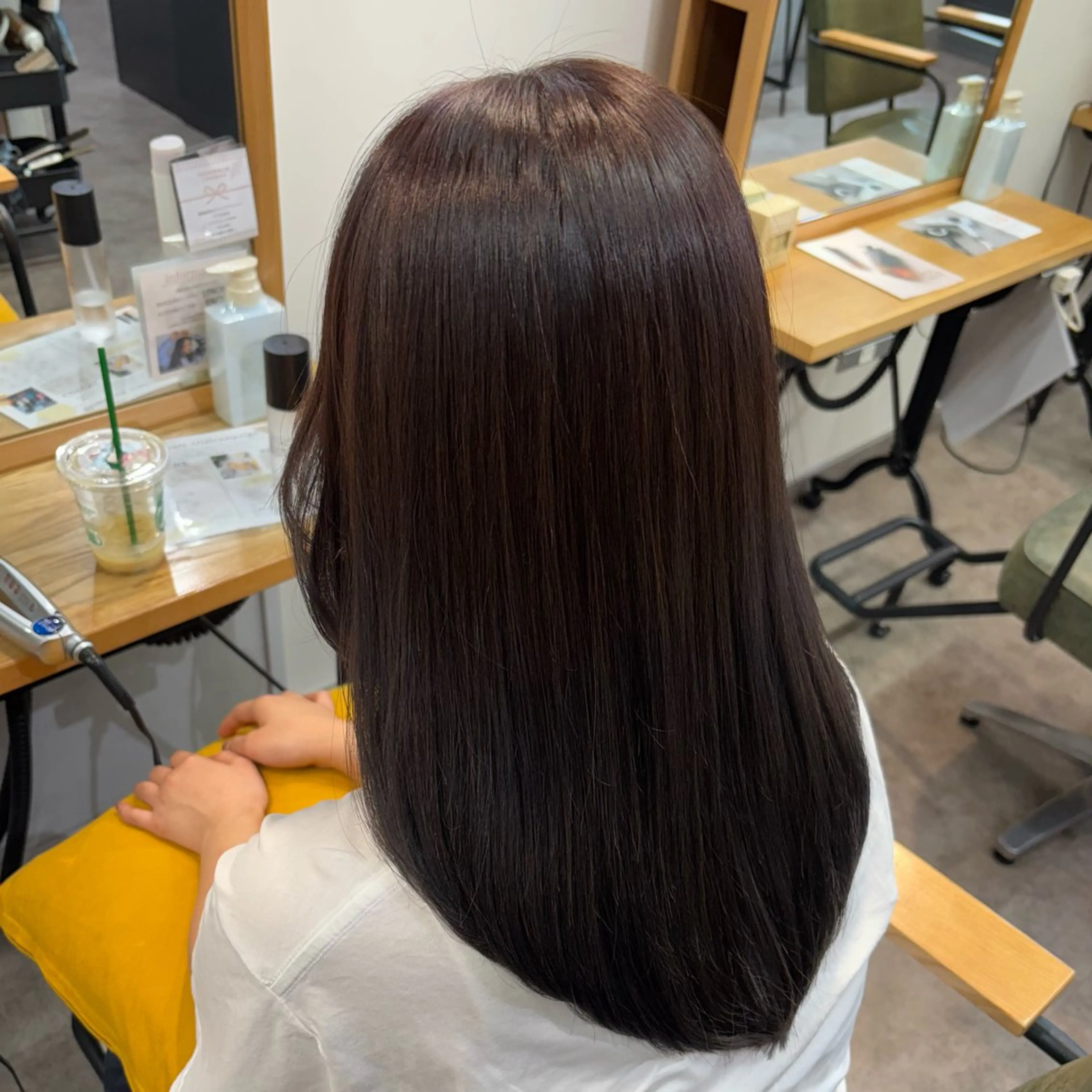 カラー ブラウンカラー ナチュラルブラウン 艶カラー🪡髪質改善 アレンジ🎀airiのヘアスタイル