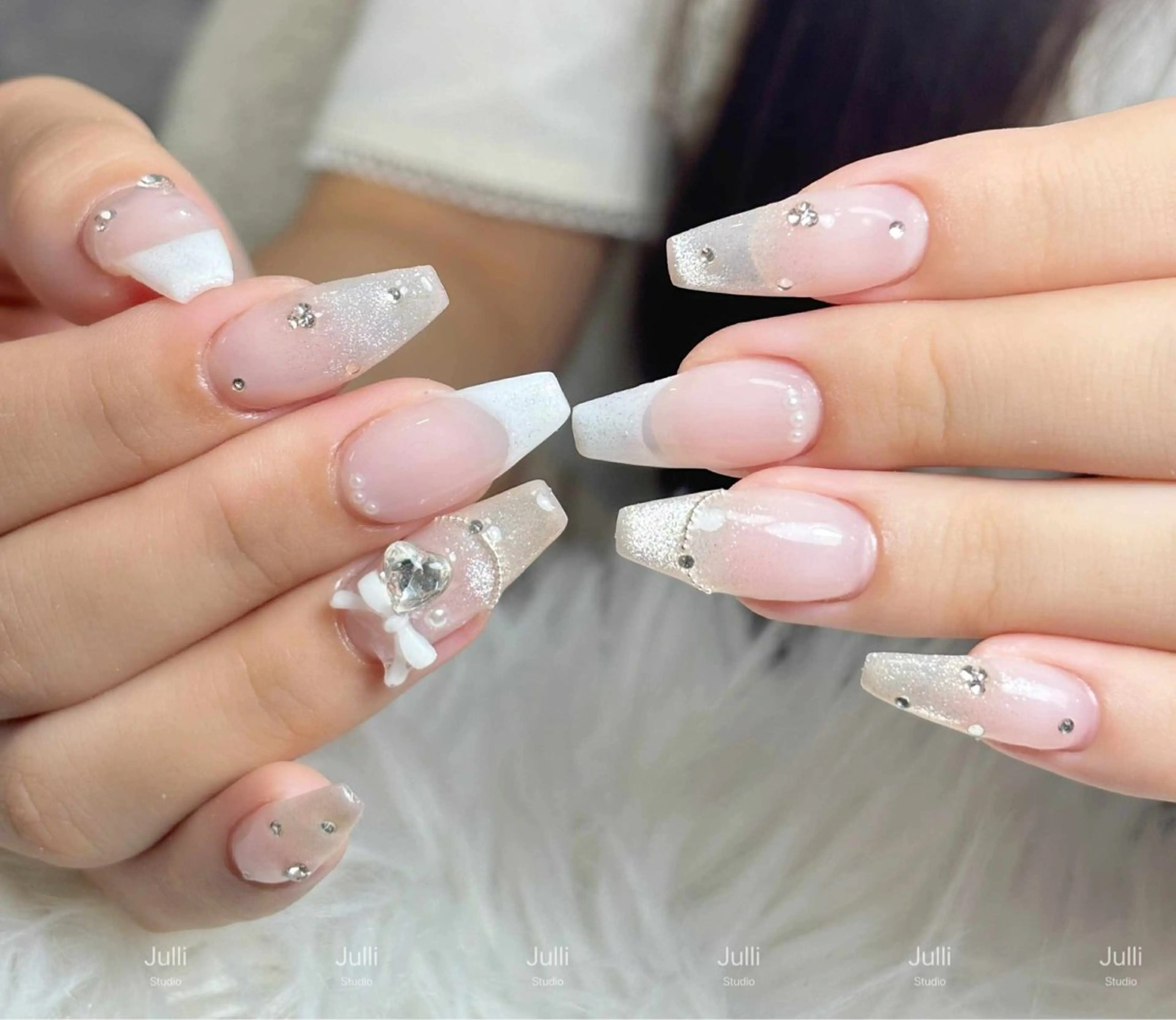ネイル フレンチネイル ジェルネイル キラキラネイル 韓国ネイル レース Julli NailStudioのネイルデザイン