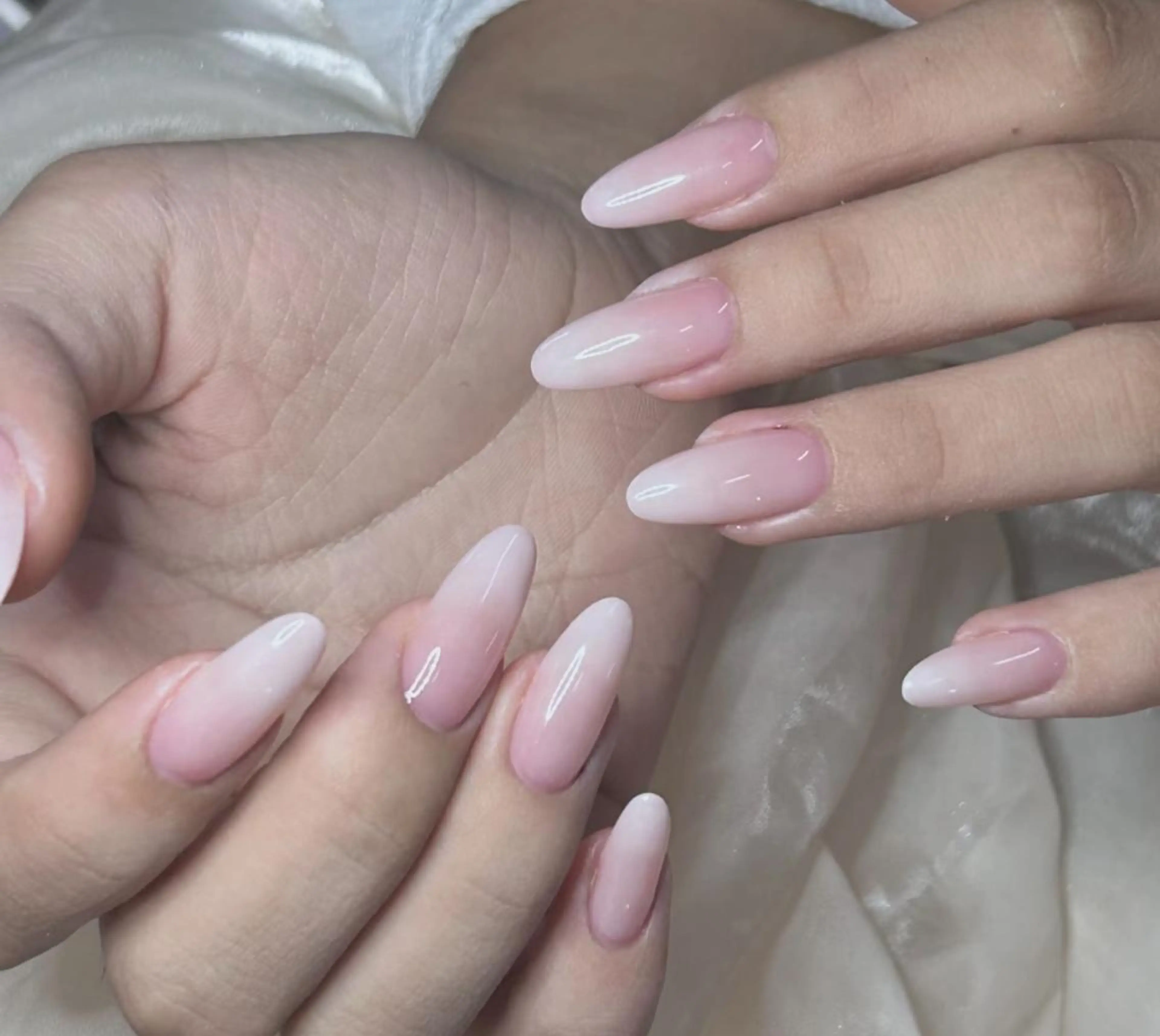 マツエク・マツパ ハンドネイル エリ🫧 nail池袋東口のネイルデザイン