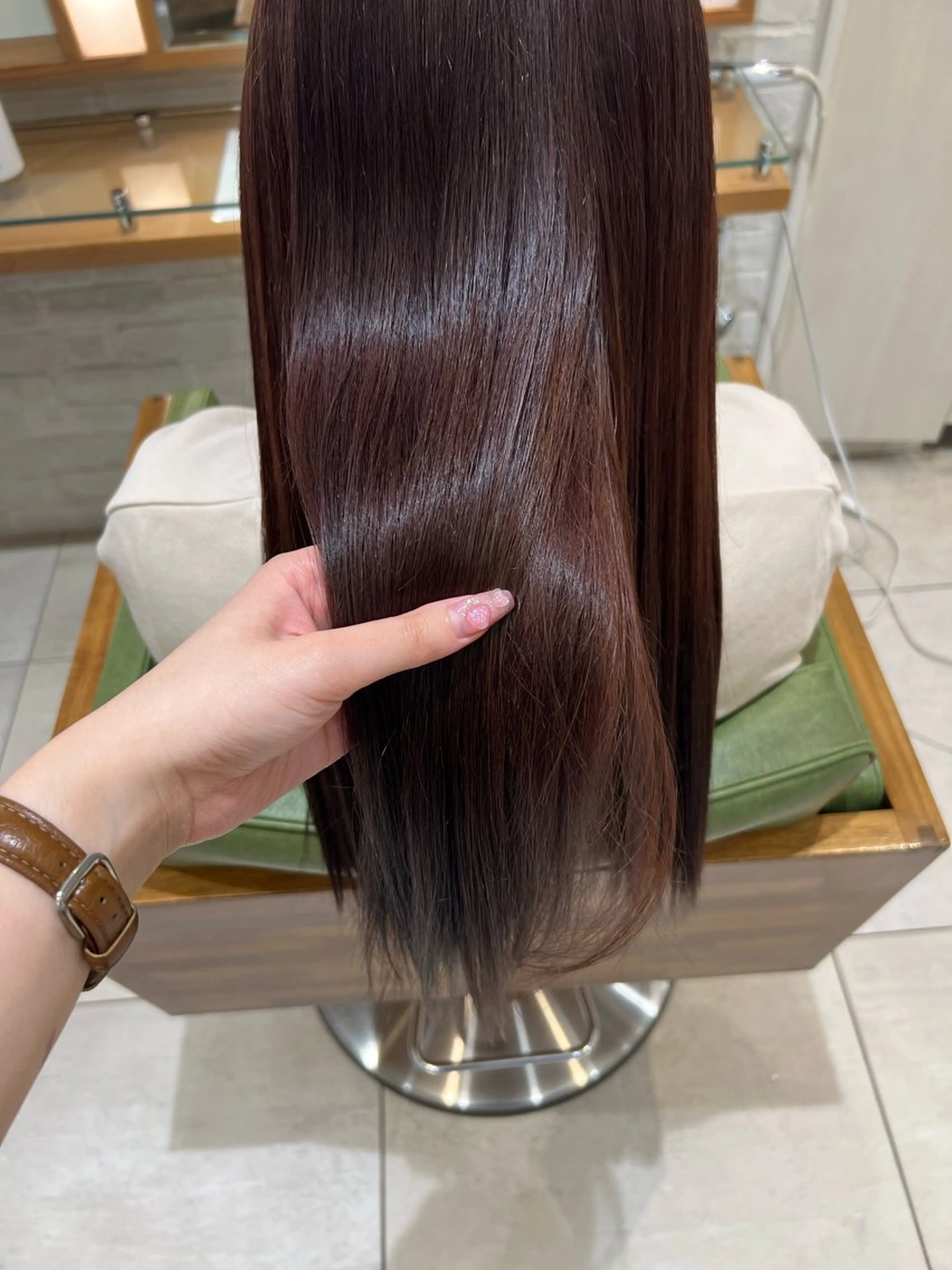 ロング カラー ブラウンカラー ピンクカラー ピンクブラウン カット ヘアカラー トリートメント 山口 愛紗花のヘアスタイル