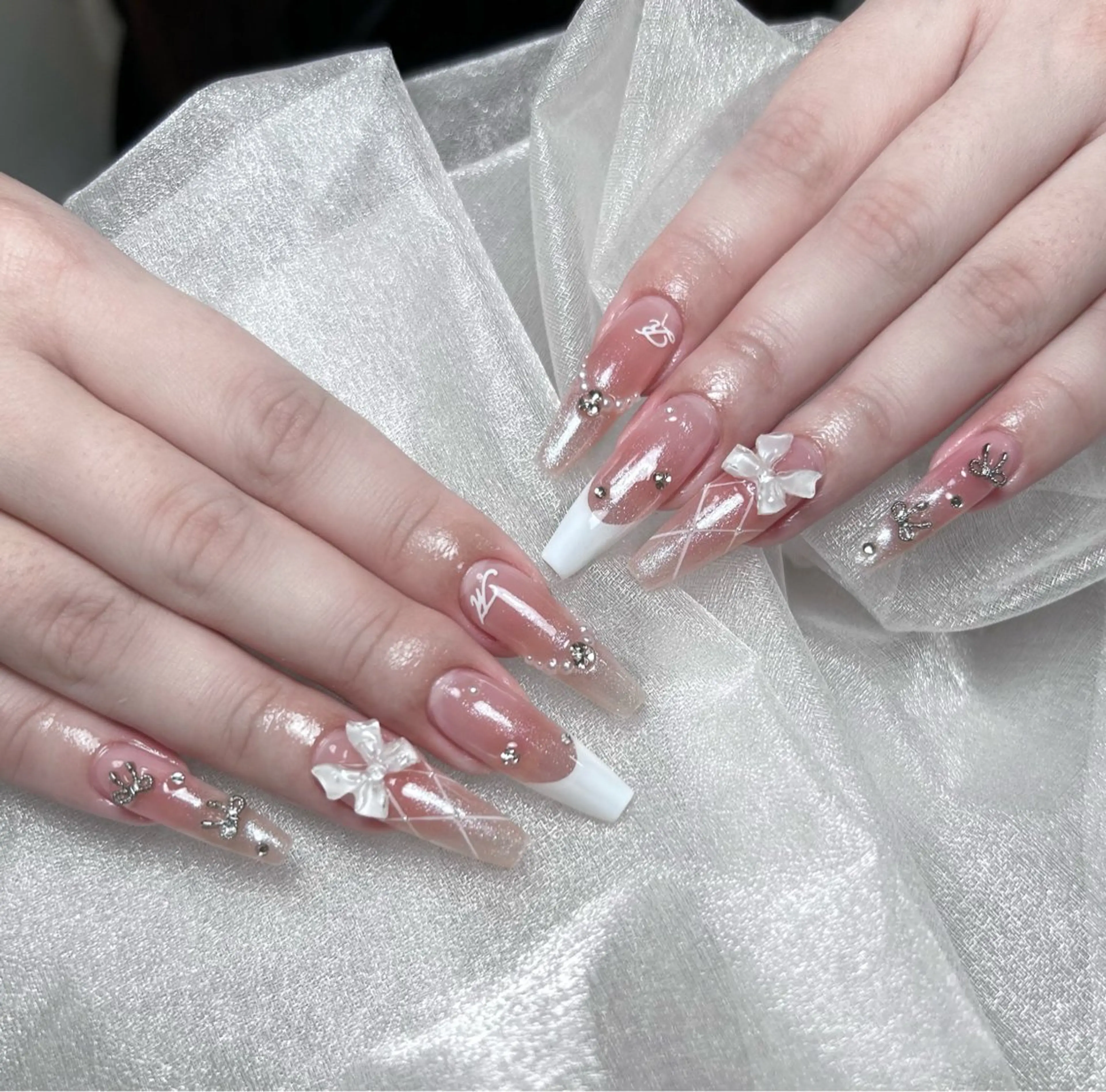 ネイル Maggie Nail🦩のネイルデザイン