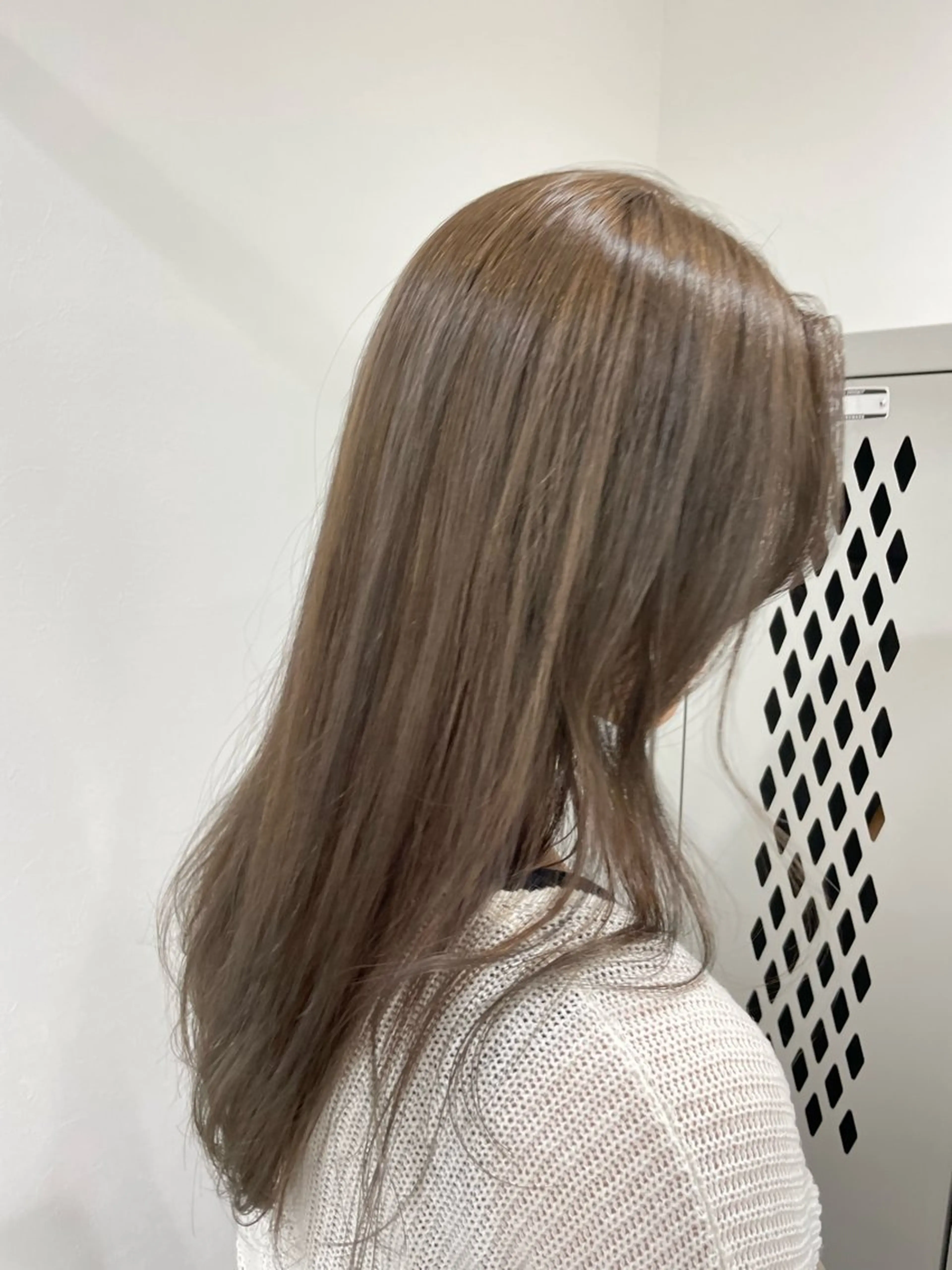 ロング カラー グレージュ オリーブグレージュ オリーブグレー ヘアカラー ⭐トレンドカット&カ ラーCocoro🪿のヘアスタイル