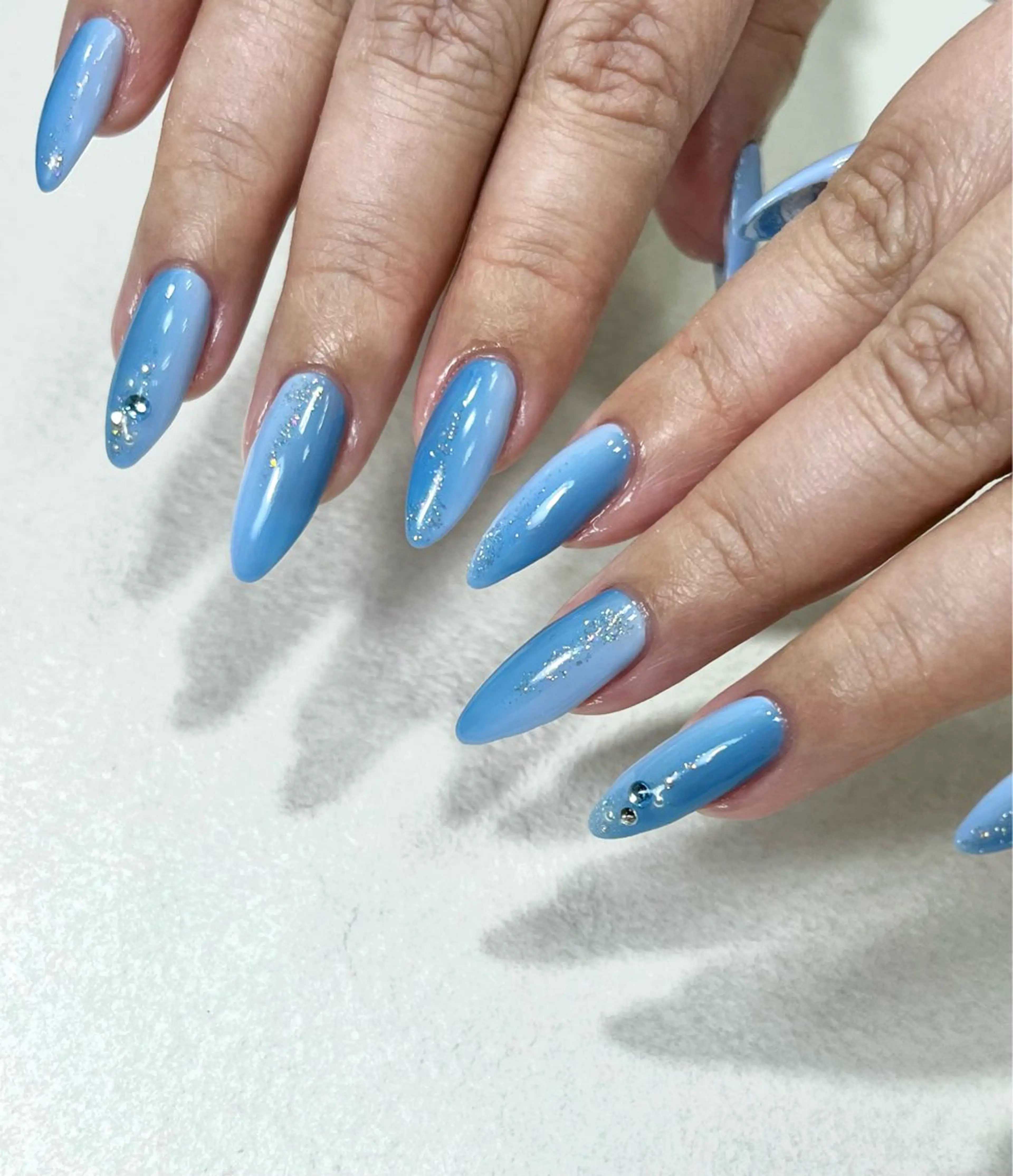 ネイル ブルー グラデーション キラキラネイル ラメ(グリッター) ロングネイル ハンドネイル Para Sol nail　Maoのネイルデザイン