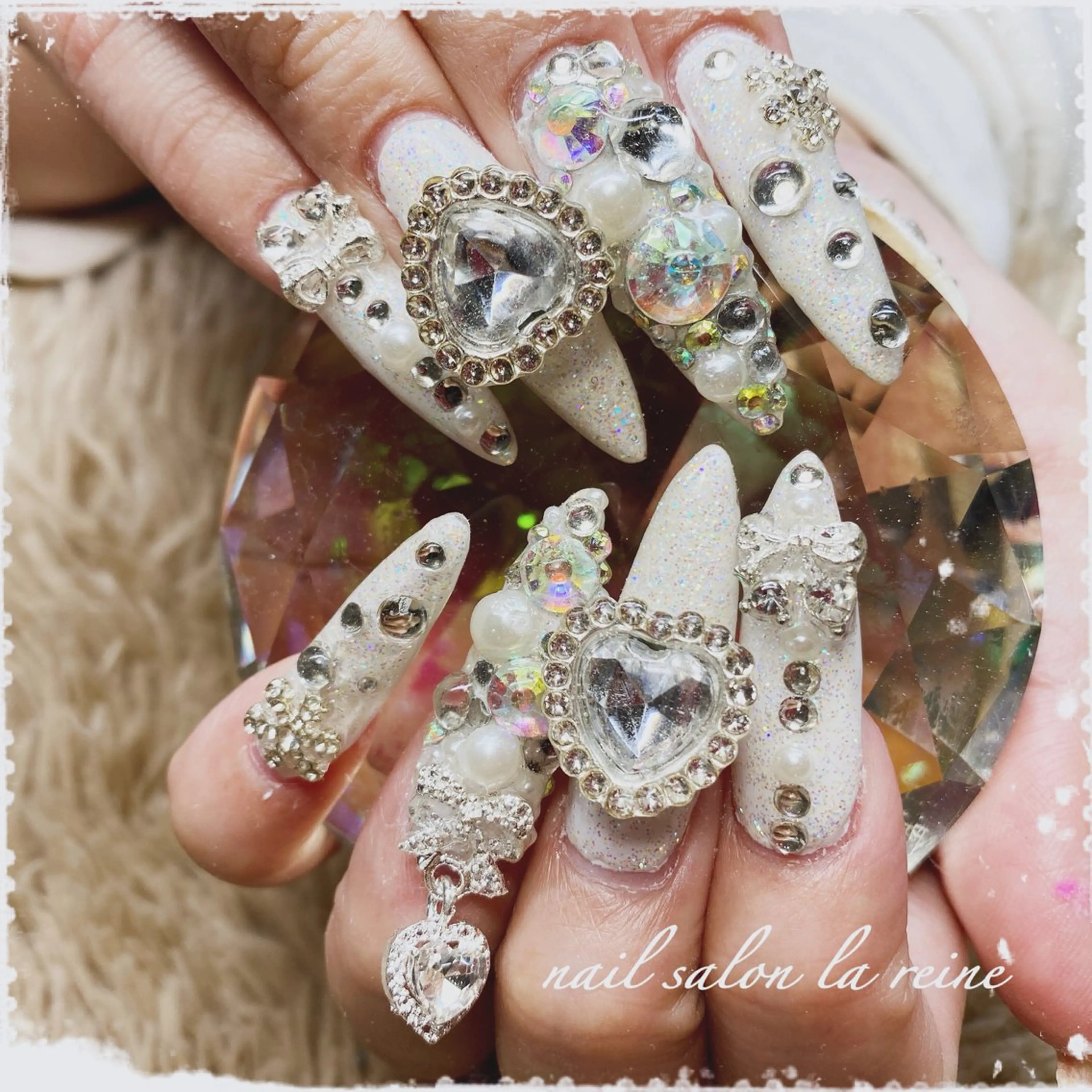 ネイル アートネイル ゴージャス ロングネイル スカルプネイル 冬ネイル nail salon la reineのネイルデザイン