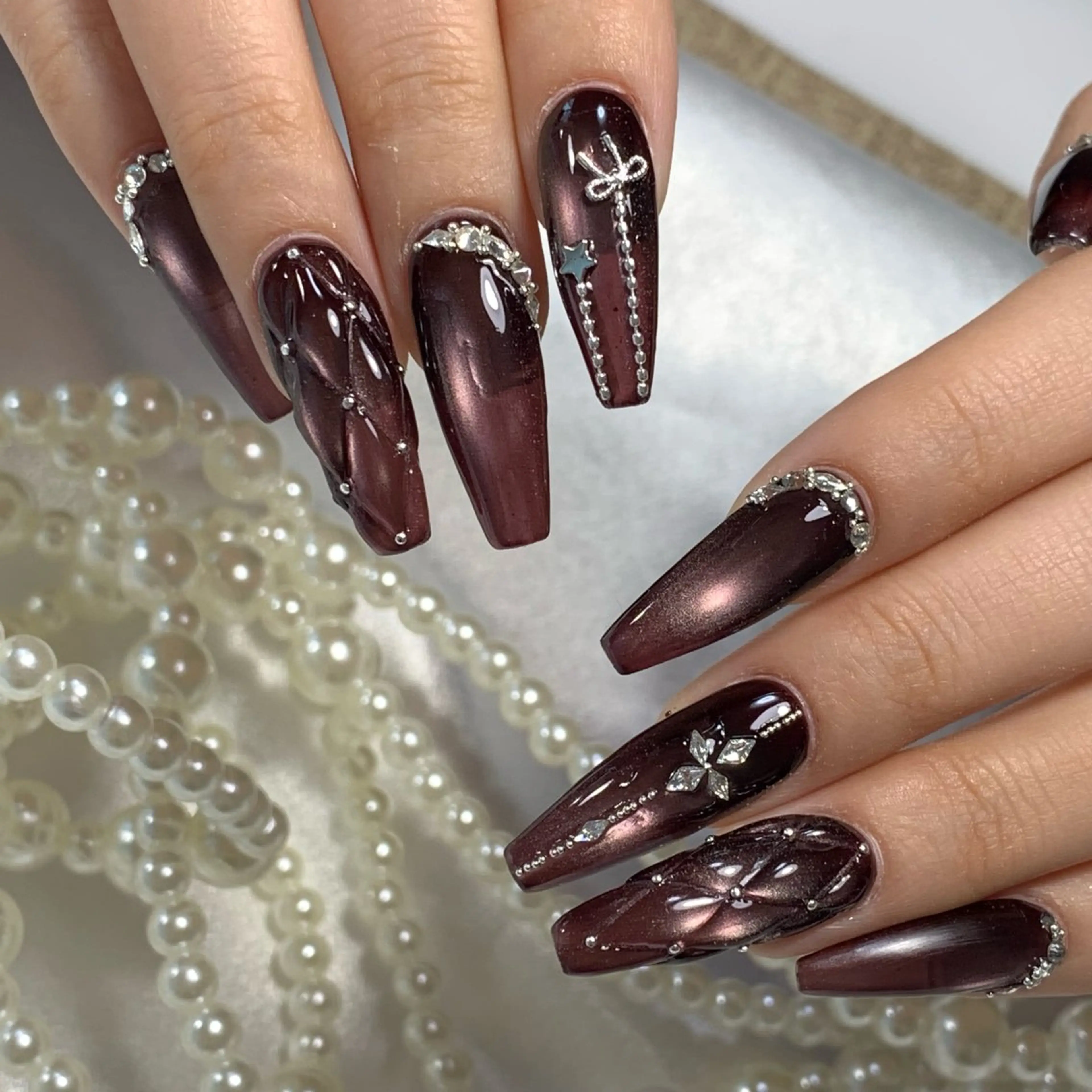 ネイル ブルー チークネイル フレンチネイル ハート ホログラムネイル ハンドネイル インフィニティ ネイルサロンのネイルデザイン