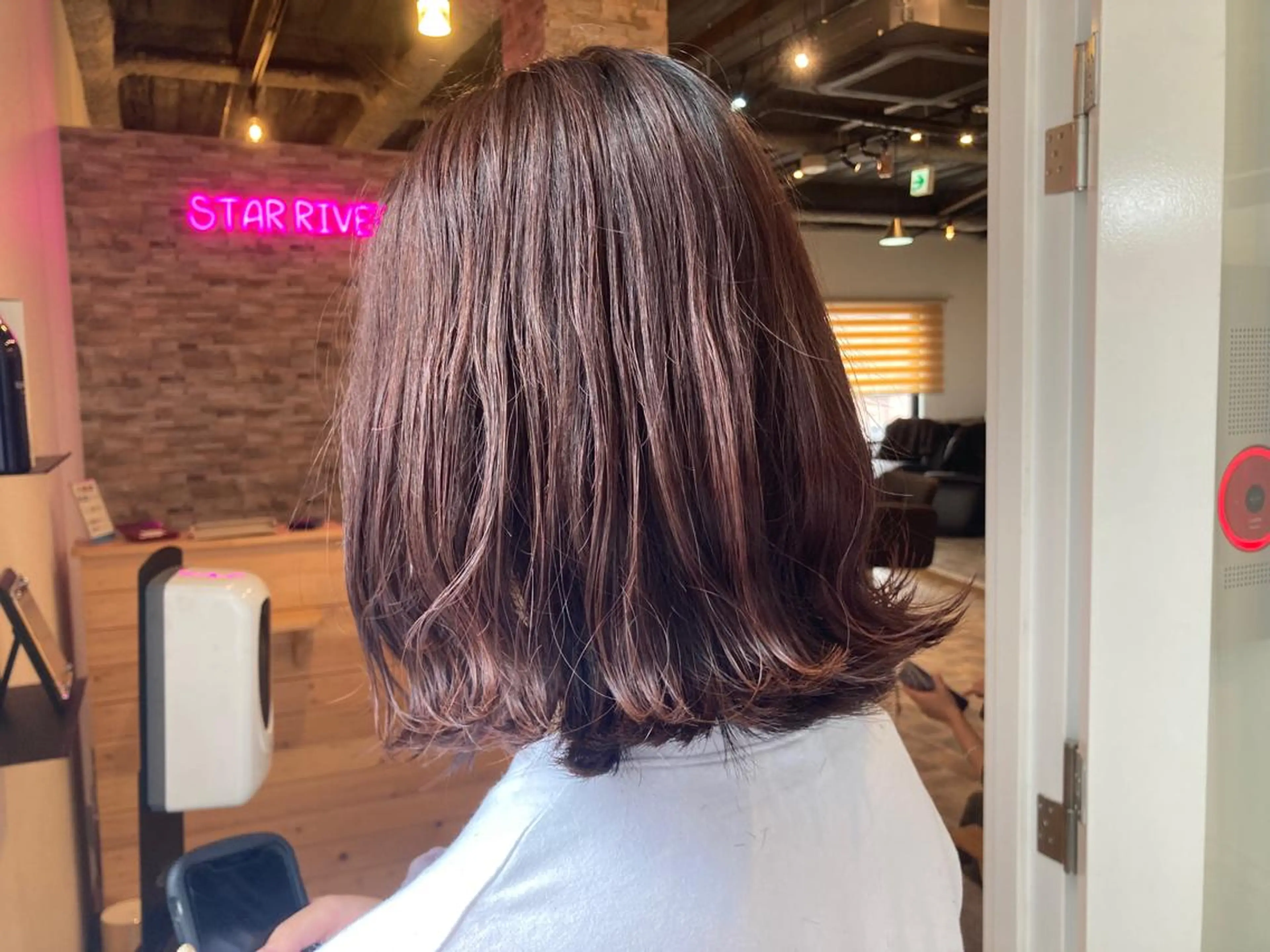 ミディアム カラー ヘアカラー&縮毛矯正 STAR☆RIVERのヘアスタイル