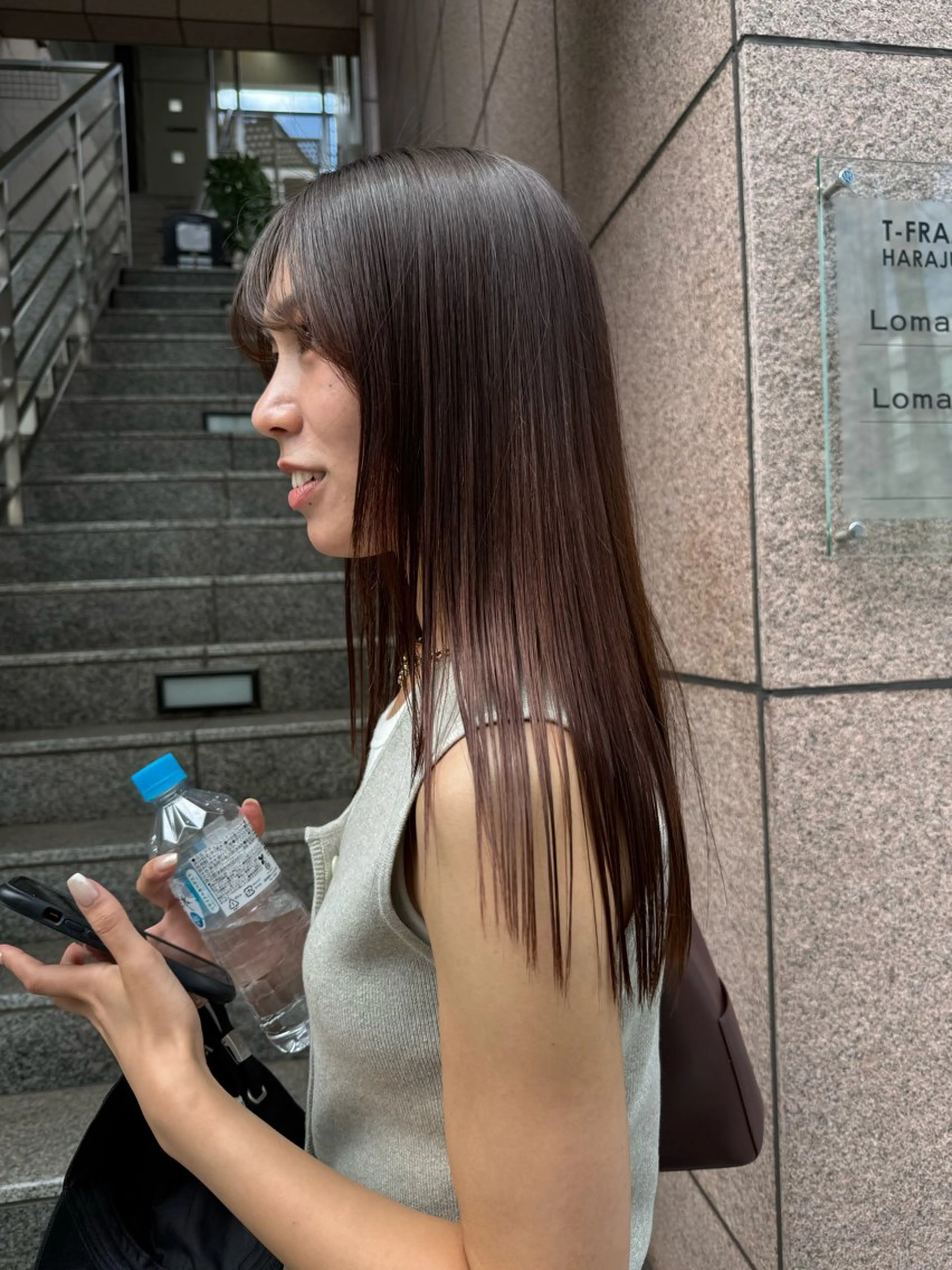 ロング ミルクティー× グレージュMOMOのヘアスタイル