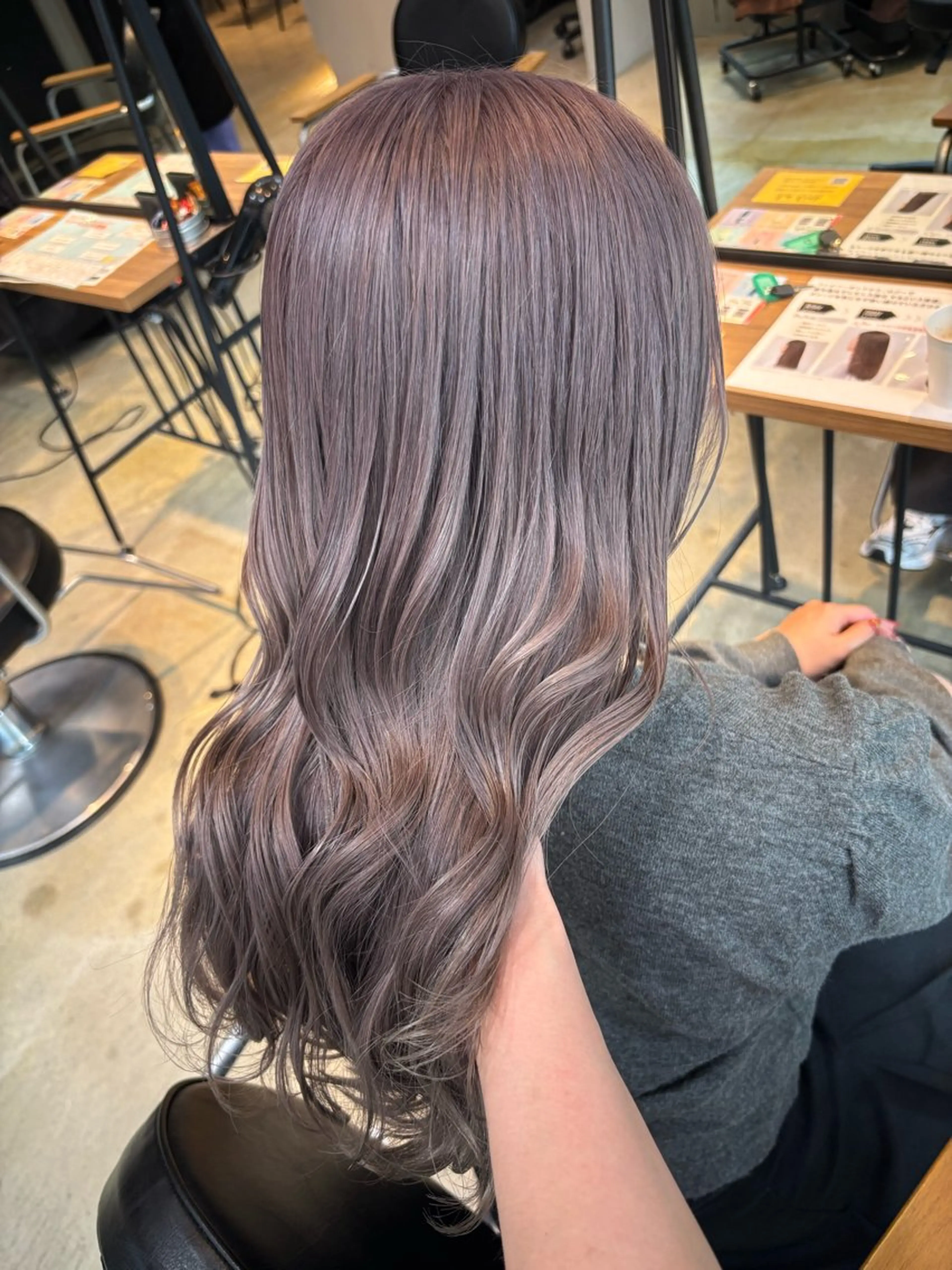 ミディアム 今井 悠菜のヘアスタイル