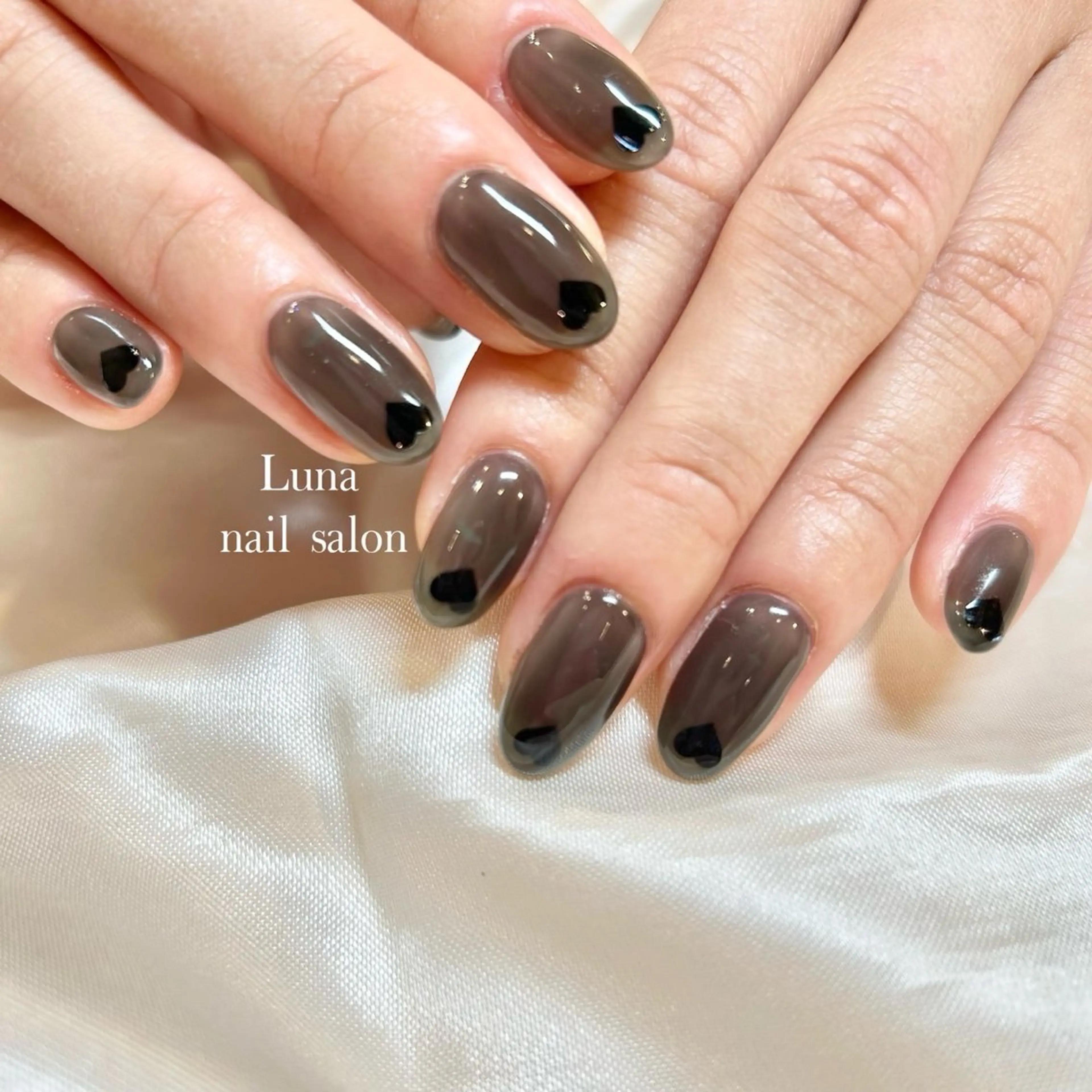 ネイル Silver Lunaのネイルデザイン