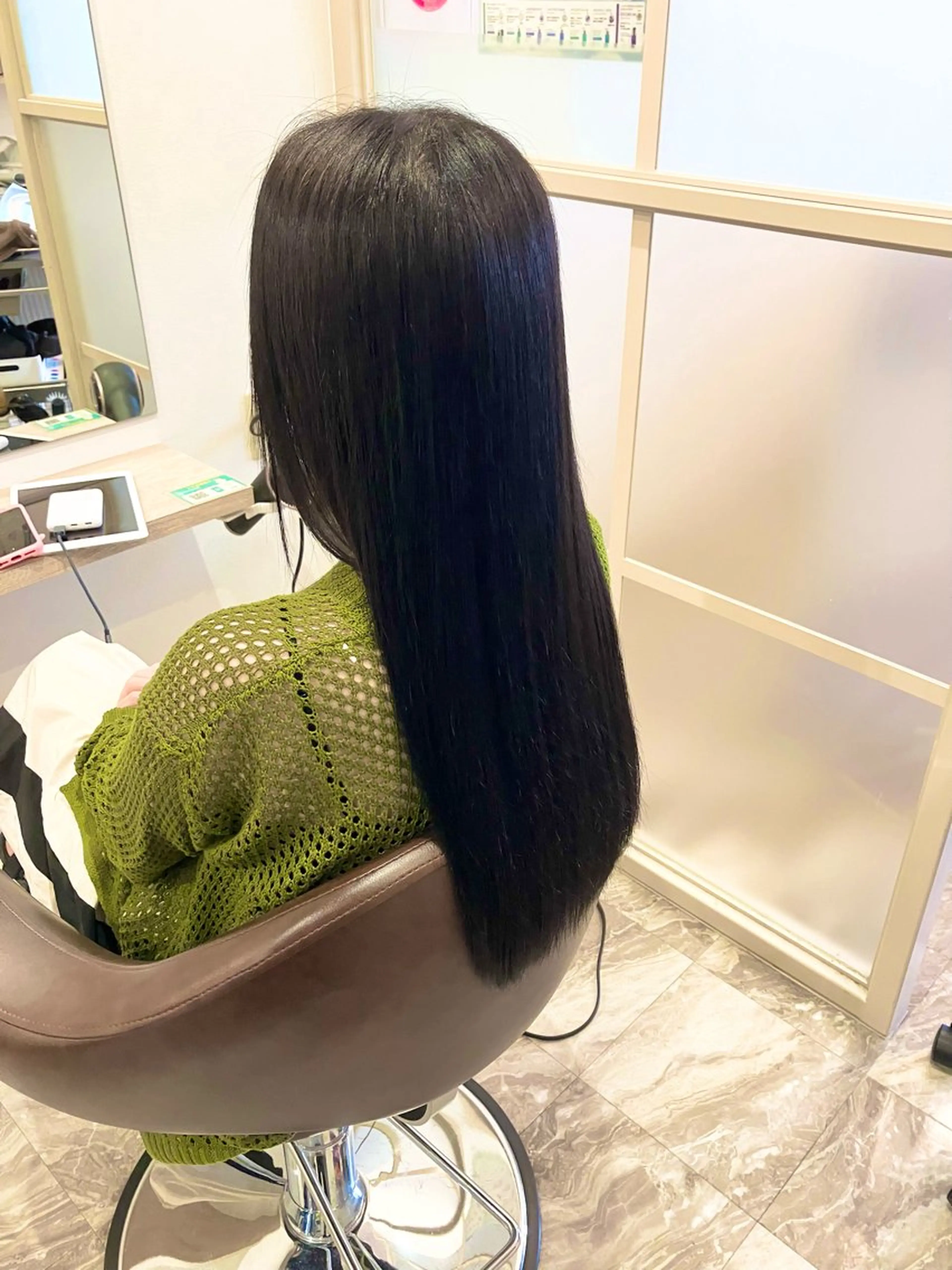 ミディアム カラー パーマ ブリーチ 髪質改善 縮毛矯正 ブリーチ&ストレート 長谷川勇人のヘアスタイル