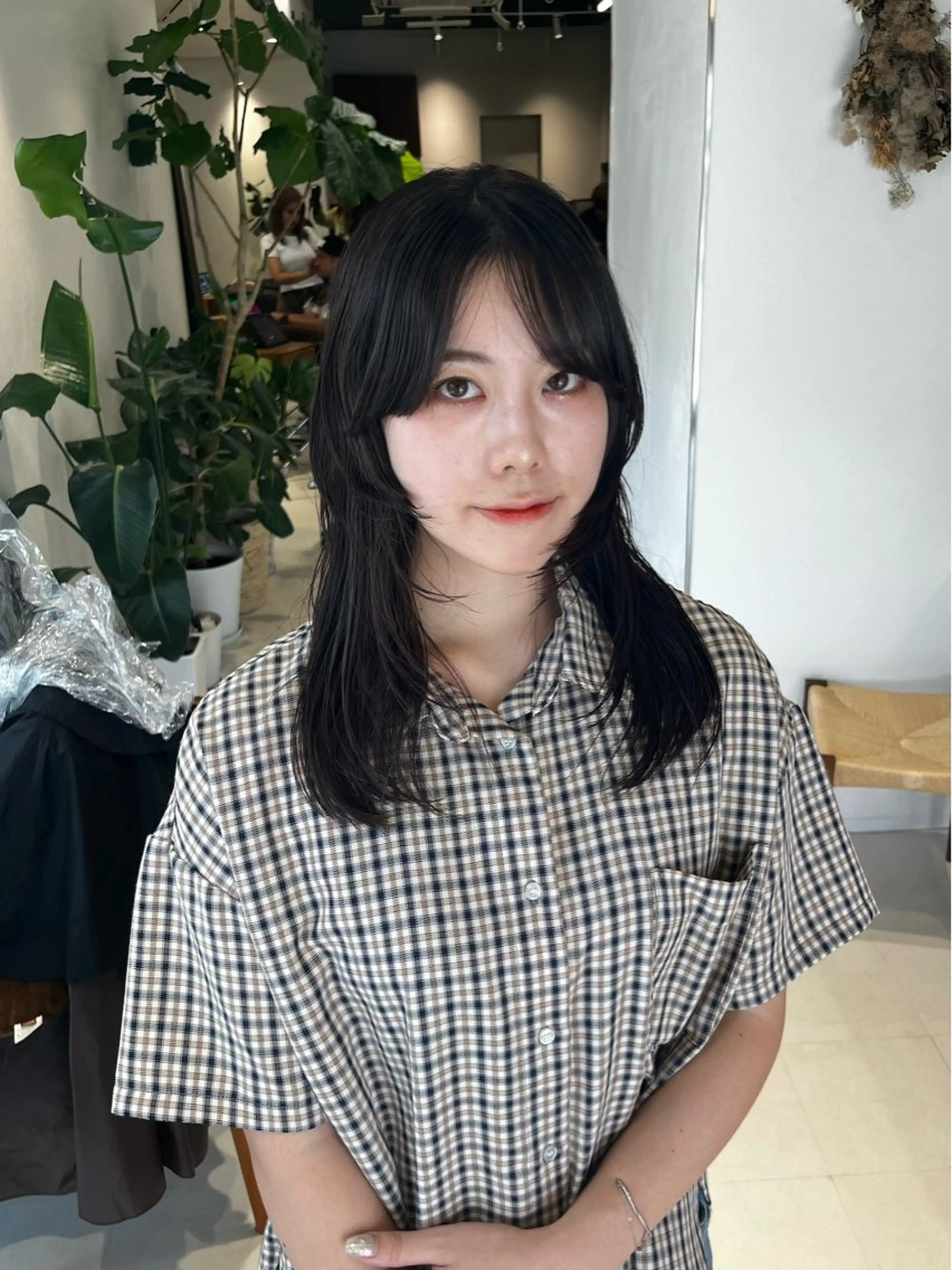 ミディアム カラー レイヤーカット カット トリートメント レイヤーカット/ブラ ウンカラー/河野凜のヘアスタイル