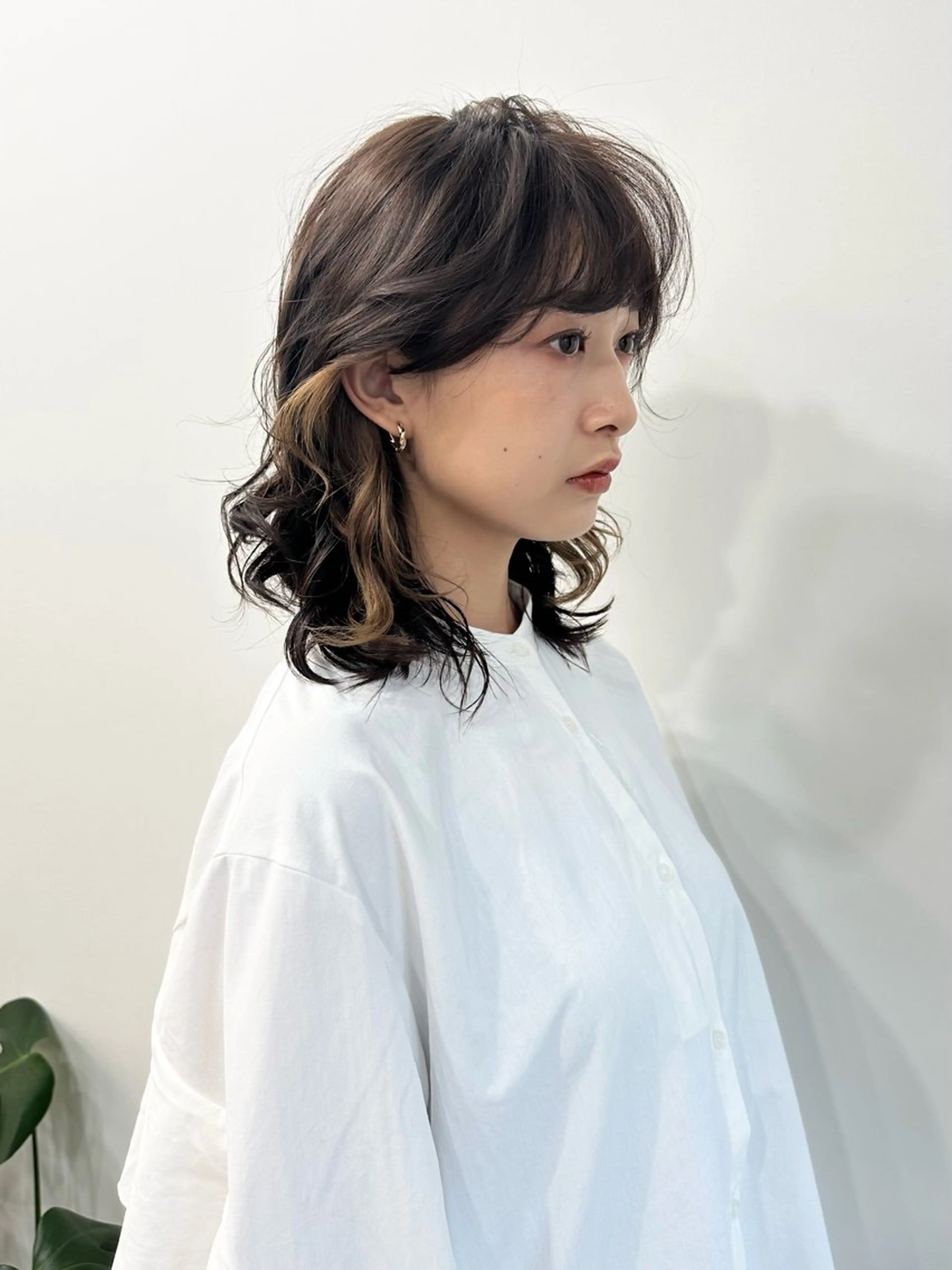 ミディアム カラー ハイライトカラー イルミナカラー インナーカラー ハイライト 髪質改善 カット ヘアカラー 朝がラクになるパーマ トウバルタイキのヘアスタイル