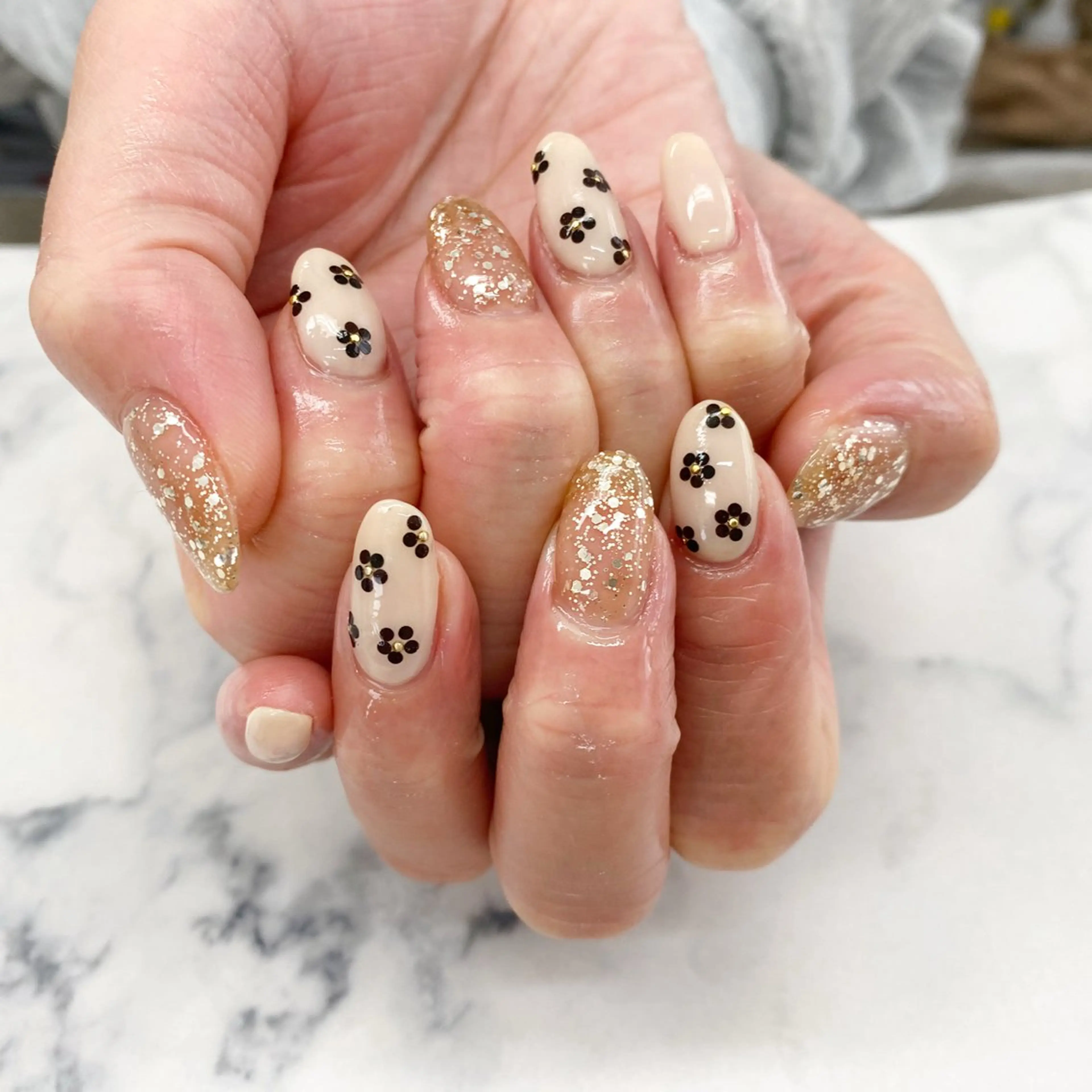 ネイル ハンドネイル NailSalon LuireAIKAのネイルデザイン