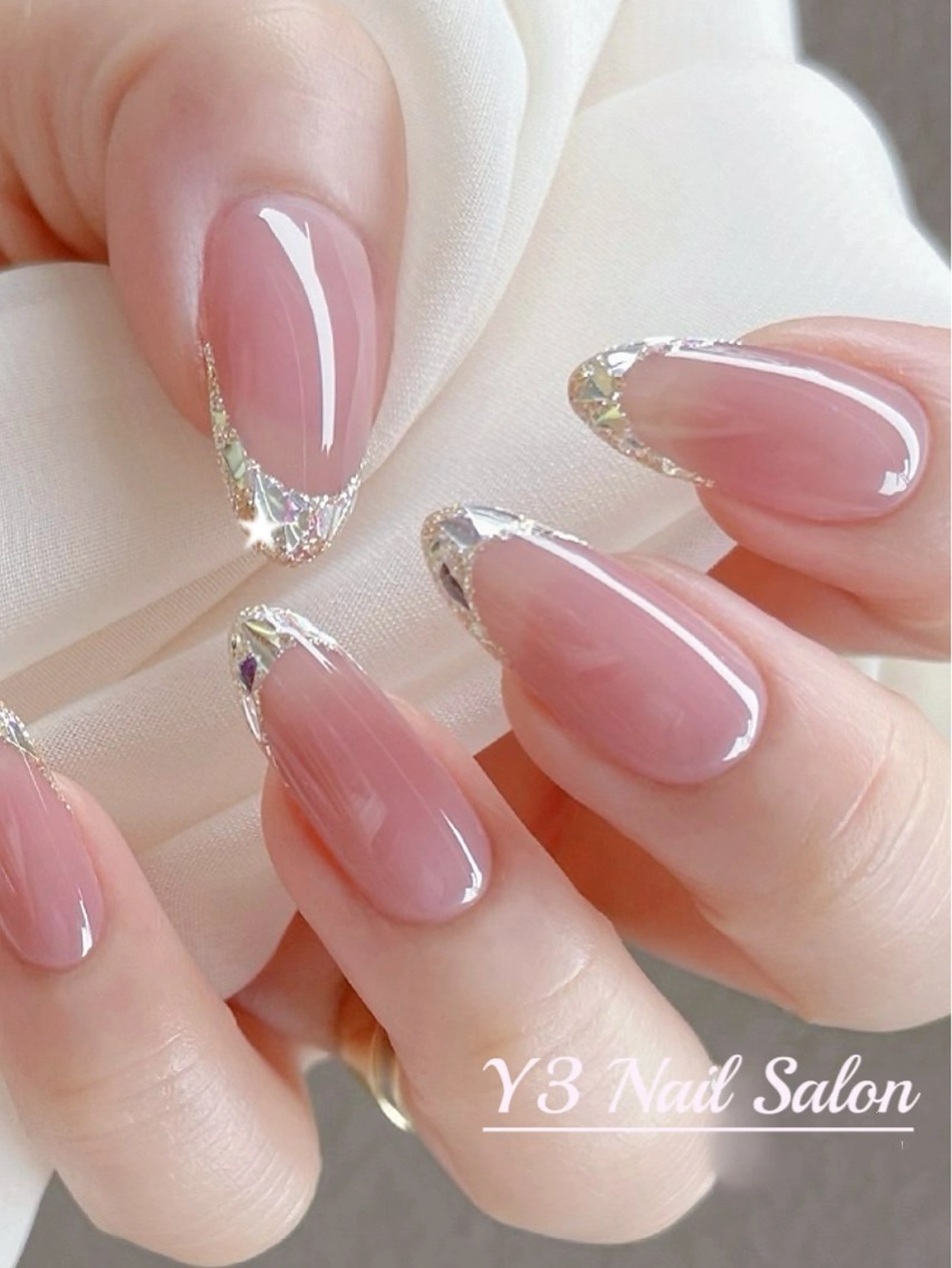 ネイル フレンチネイル ガラスフレンチ ハンドネイル Y3 Nail Salon所属・Y3 NailSalonのネイルデザイン