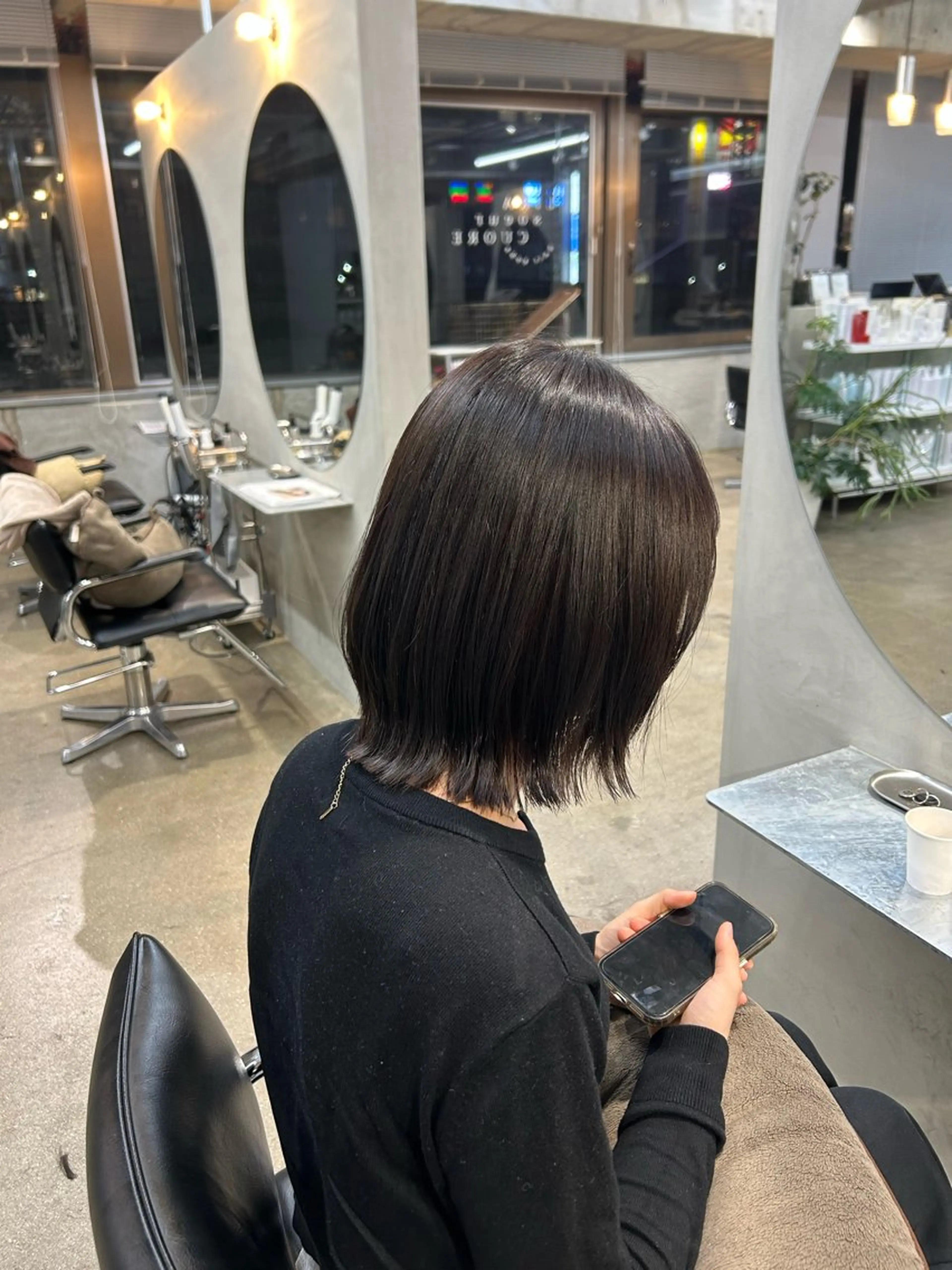 ミディアム カット ヘアカラー サワムラ ソナタのヘアスタイル