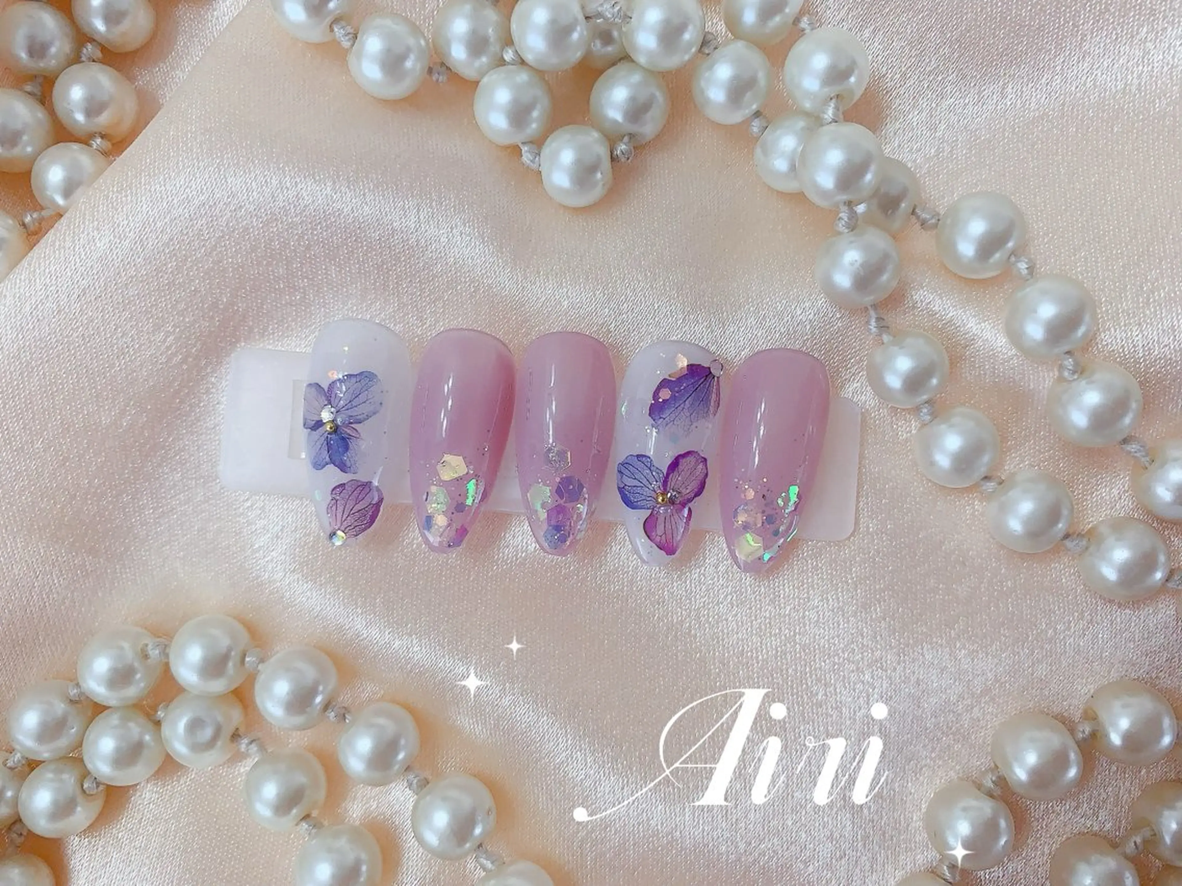 ネイル 桜ネイル フットネイル ジェルネイル ラメ(グリッター) ラメグラデーション ハンドネイル ネイルサロンAiri 長さ出し·シンプルのネイルデザイン