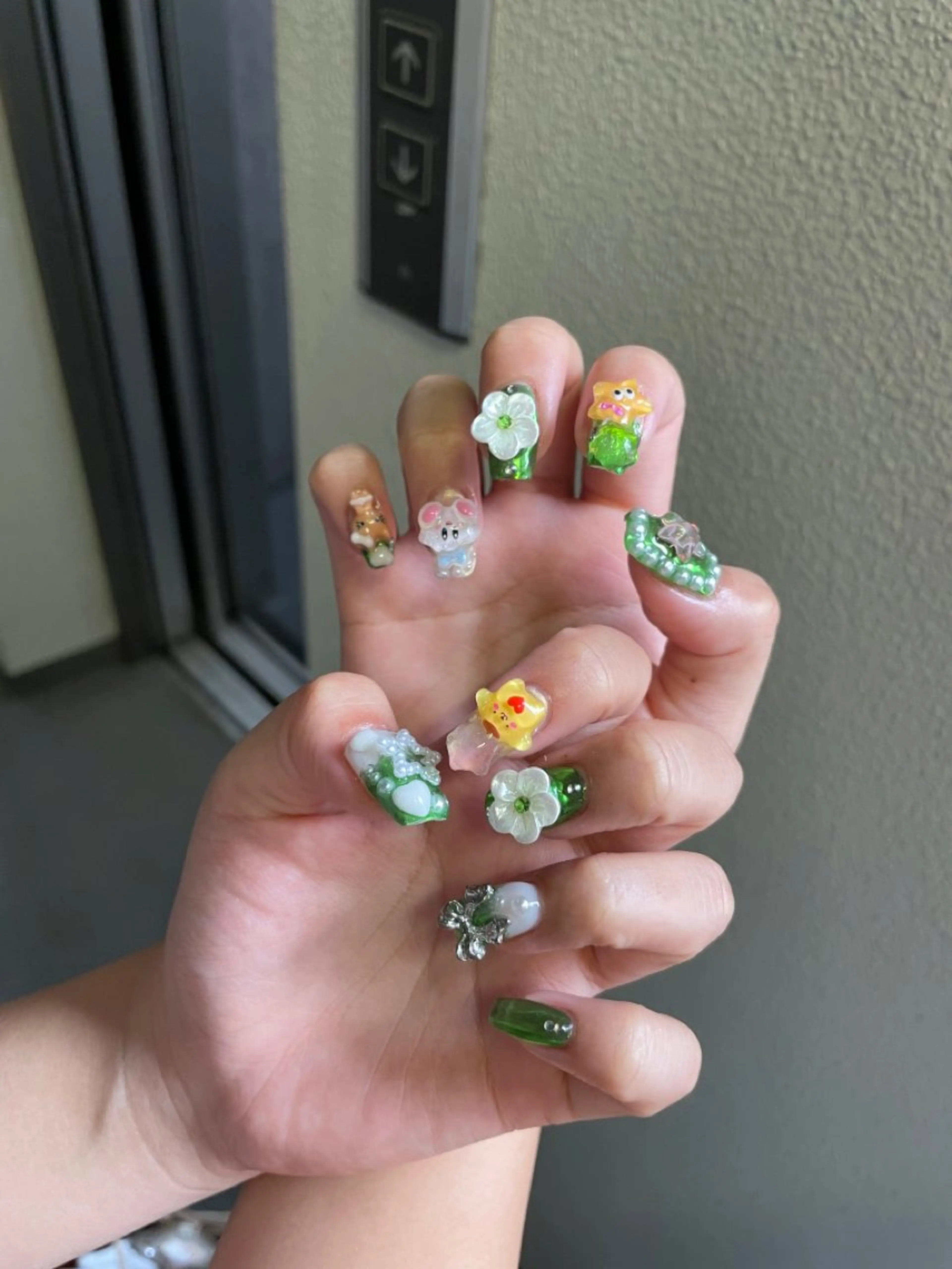 ネイル ハンドネイル ハンドケア 🍑 momo_nailのネイルデザイン