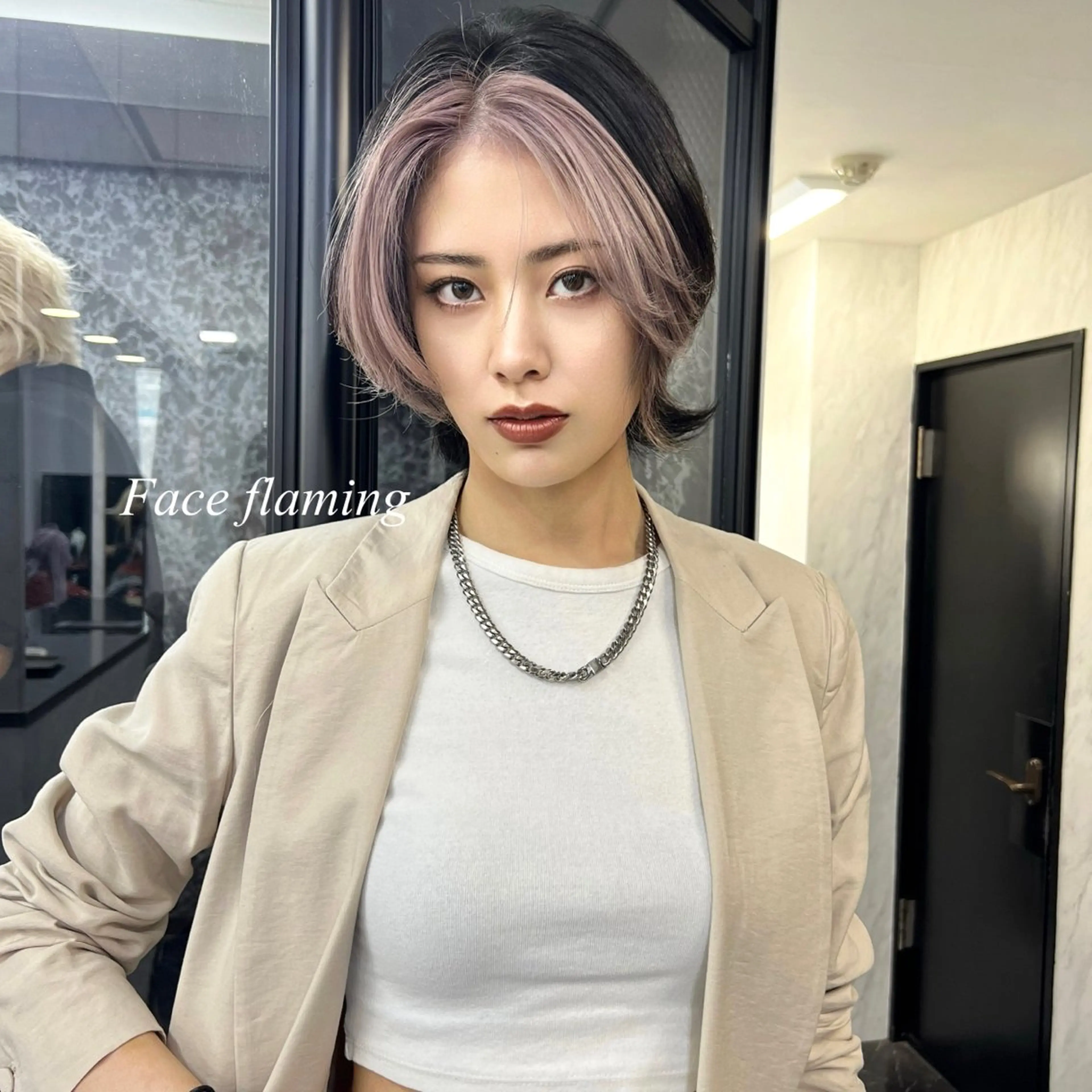 ショート カラー シールエクステ ハイトーンカラー エクステ ヘアカラー トリートメント シールエクステ特化 ハイトーン、NANAのヘアスタイル