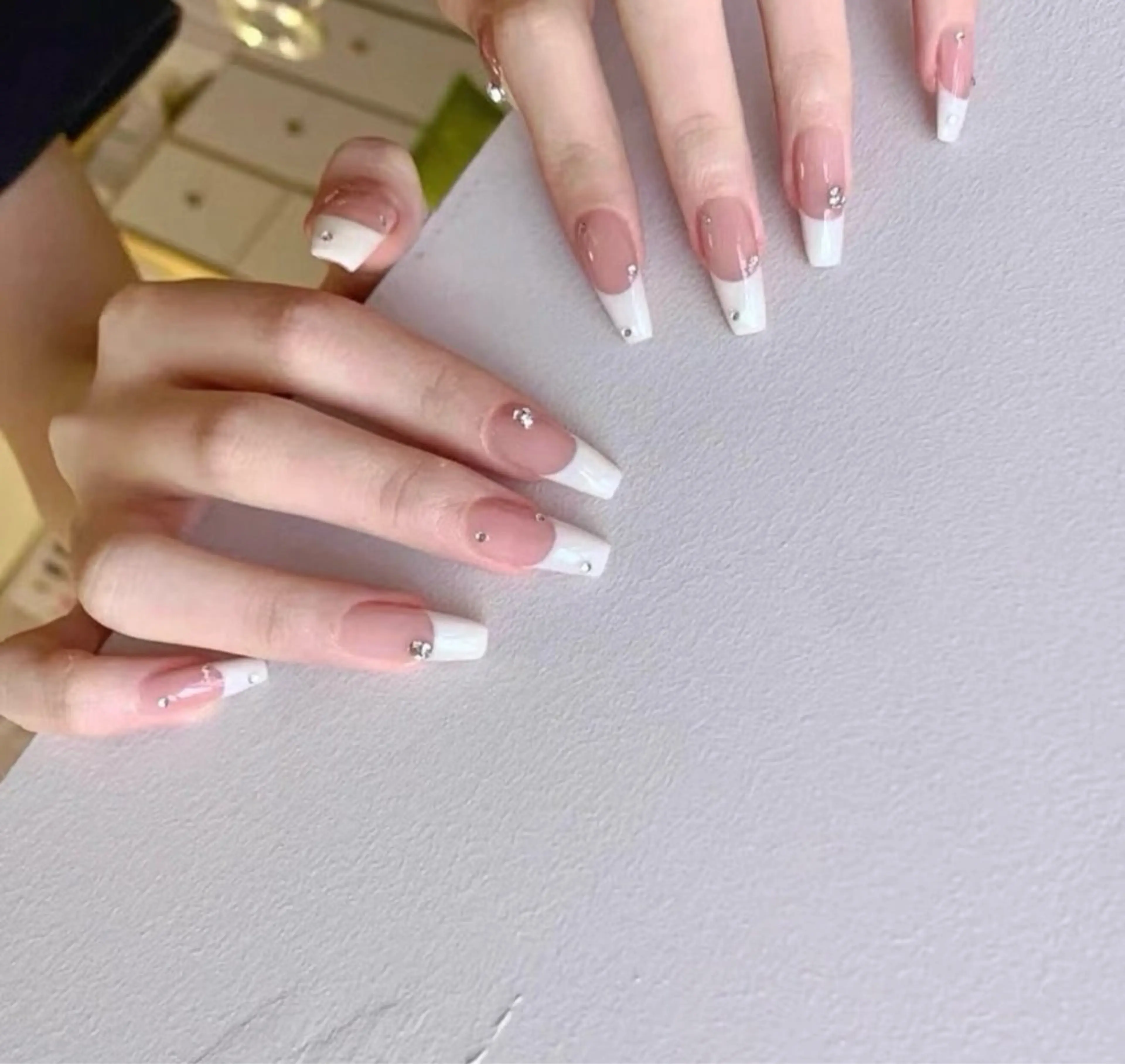 🎀🉐チッブ長さ出し+パーツ２個🎀🉐フレンチの写真