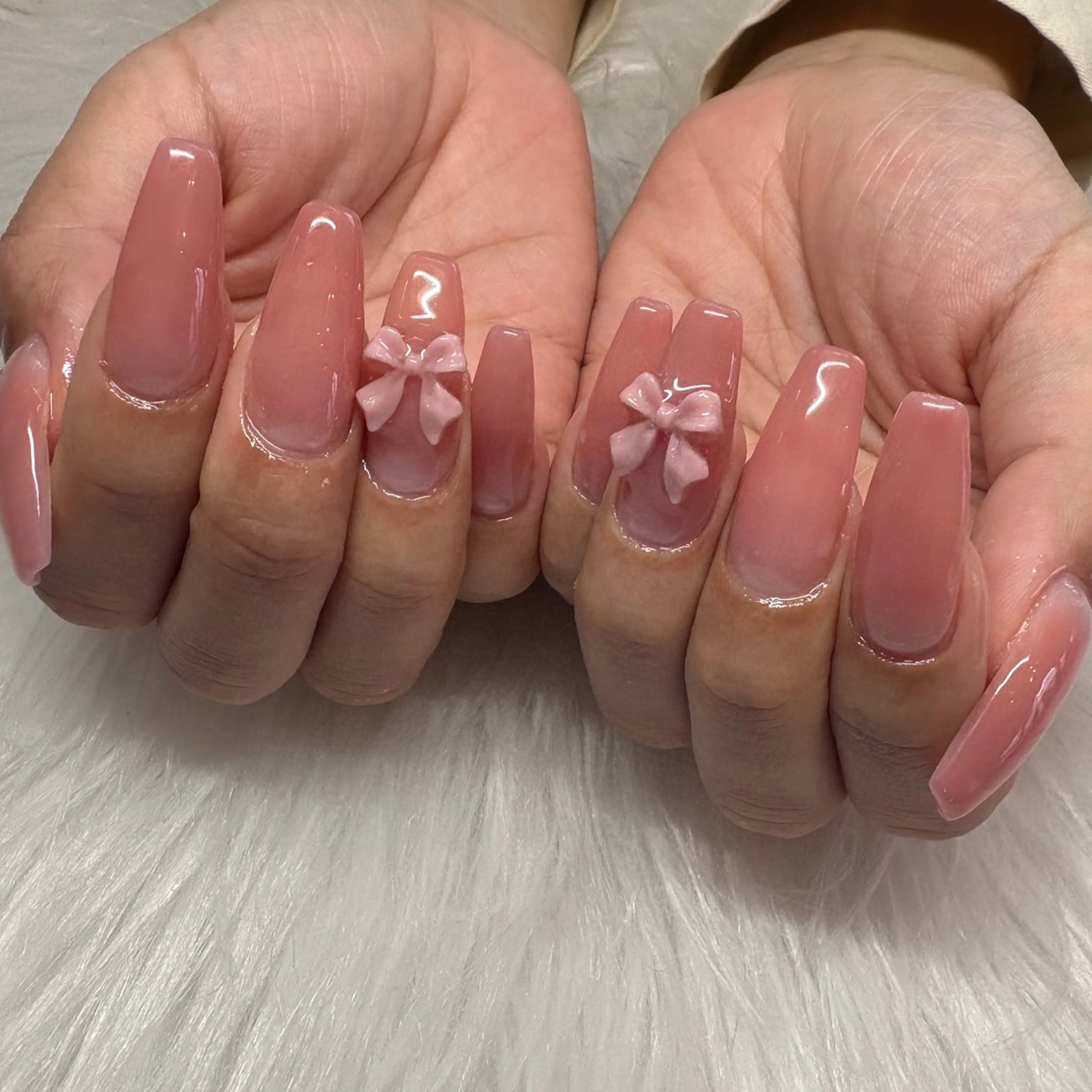 ネイル グラデーション ラメ(グリッター) ラメグラデーション ワンカラーネイル リボン ハンドネイル Nail &Beauty Salon ☆Kirari☆所属・ビューティサロン ☆Kirari☆のネイルデザイン