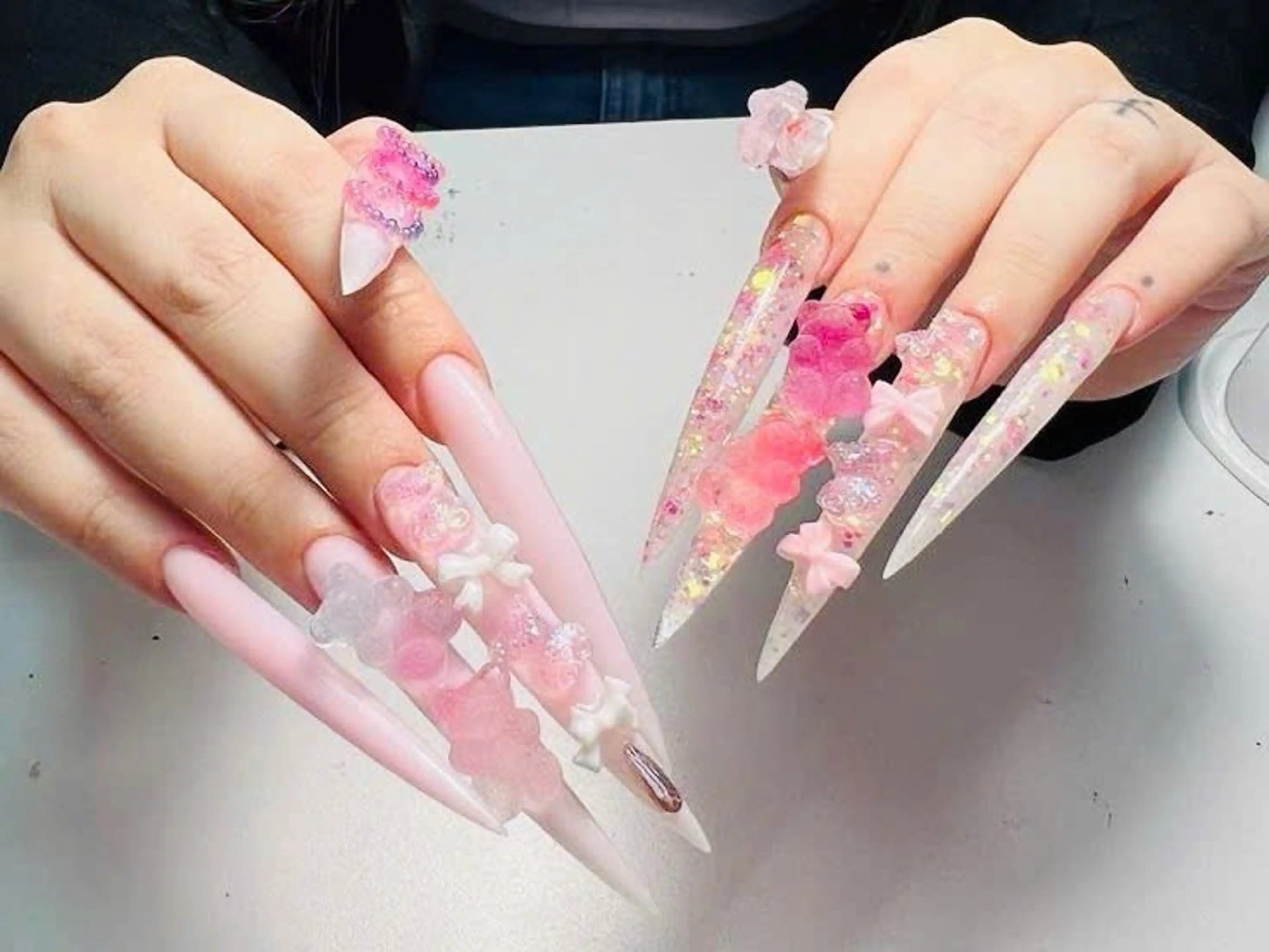 ネイル マグネットネイル ミラーネイル ニュアンスネイル シンプルネイル ハンドネイル ハンドケア 古賀 佳織のネイルデザイン