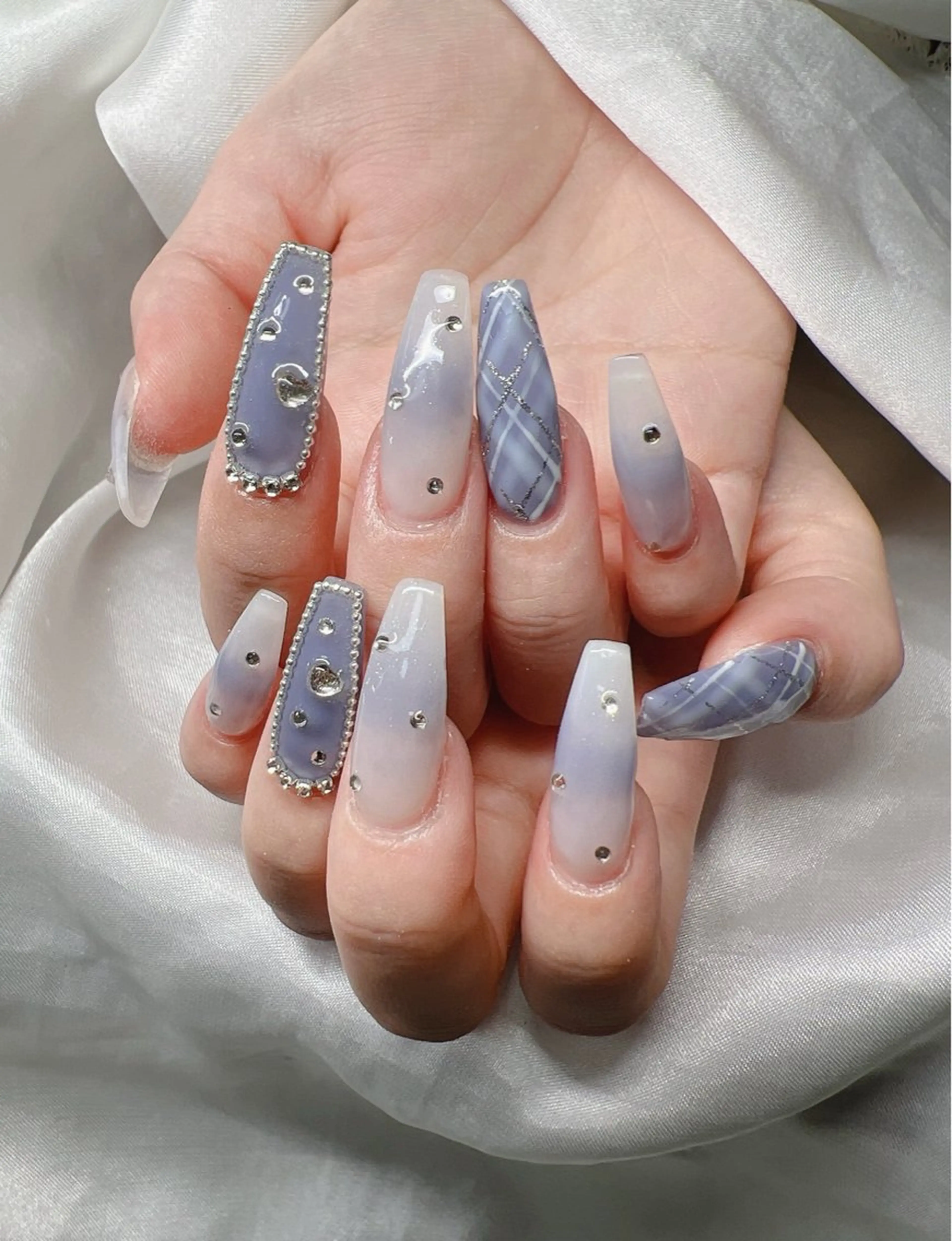 ネイル 長さ出し グラデーション 卒業式 キラキラネイル マグネットネイル ハンドネイル Lee Nailsのネイルデザイン