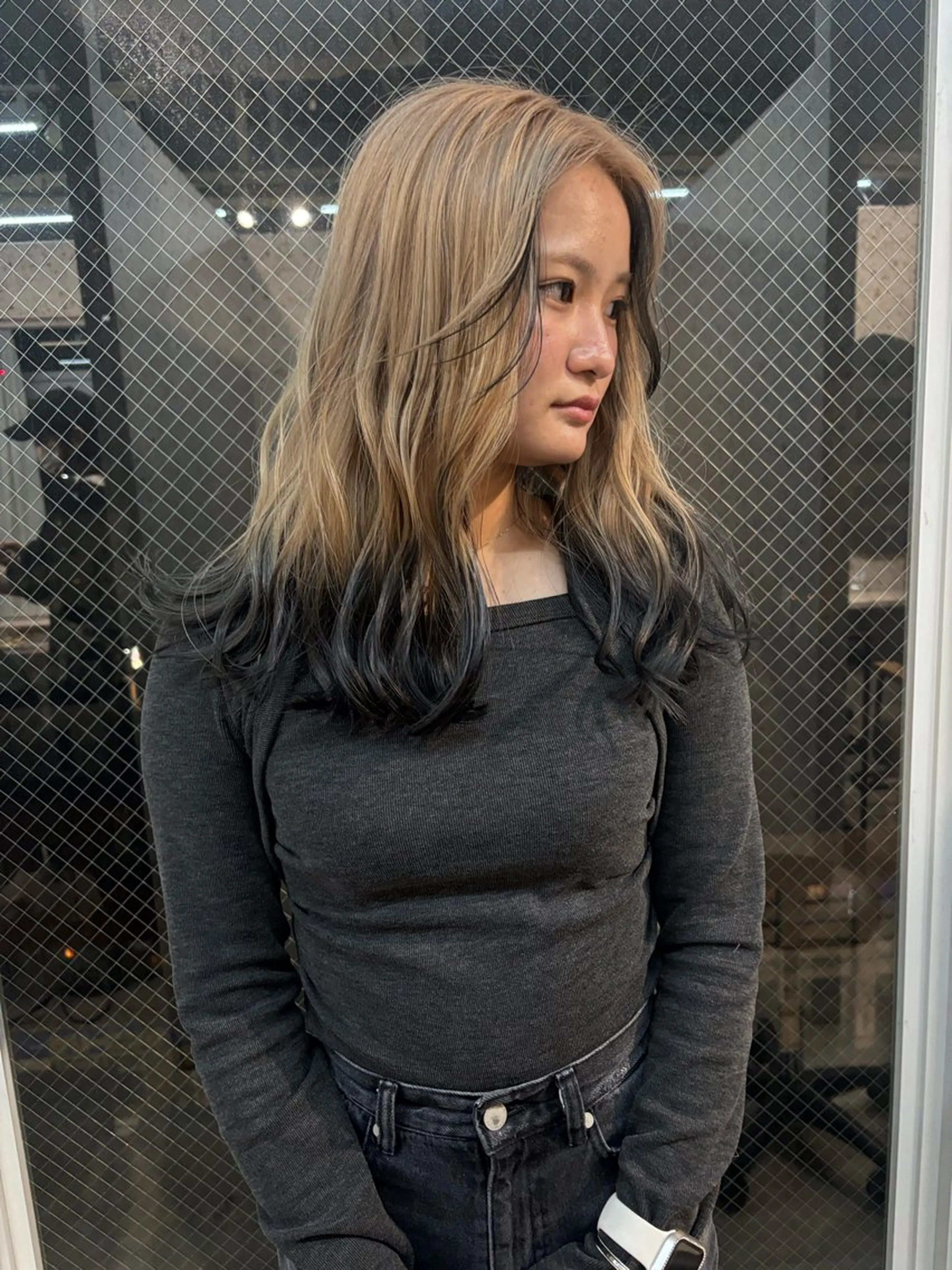 ロング カラー 黒髪 グラデーションカラー ヘアカラー SHOTO ハイトー ン/ブロンドカラーのヘアスタイル