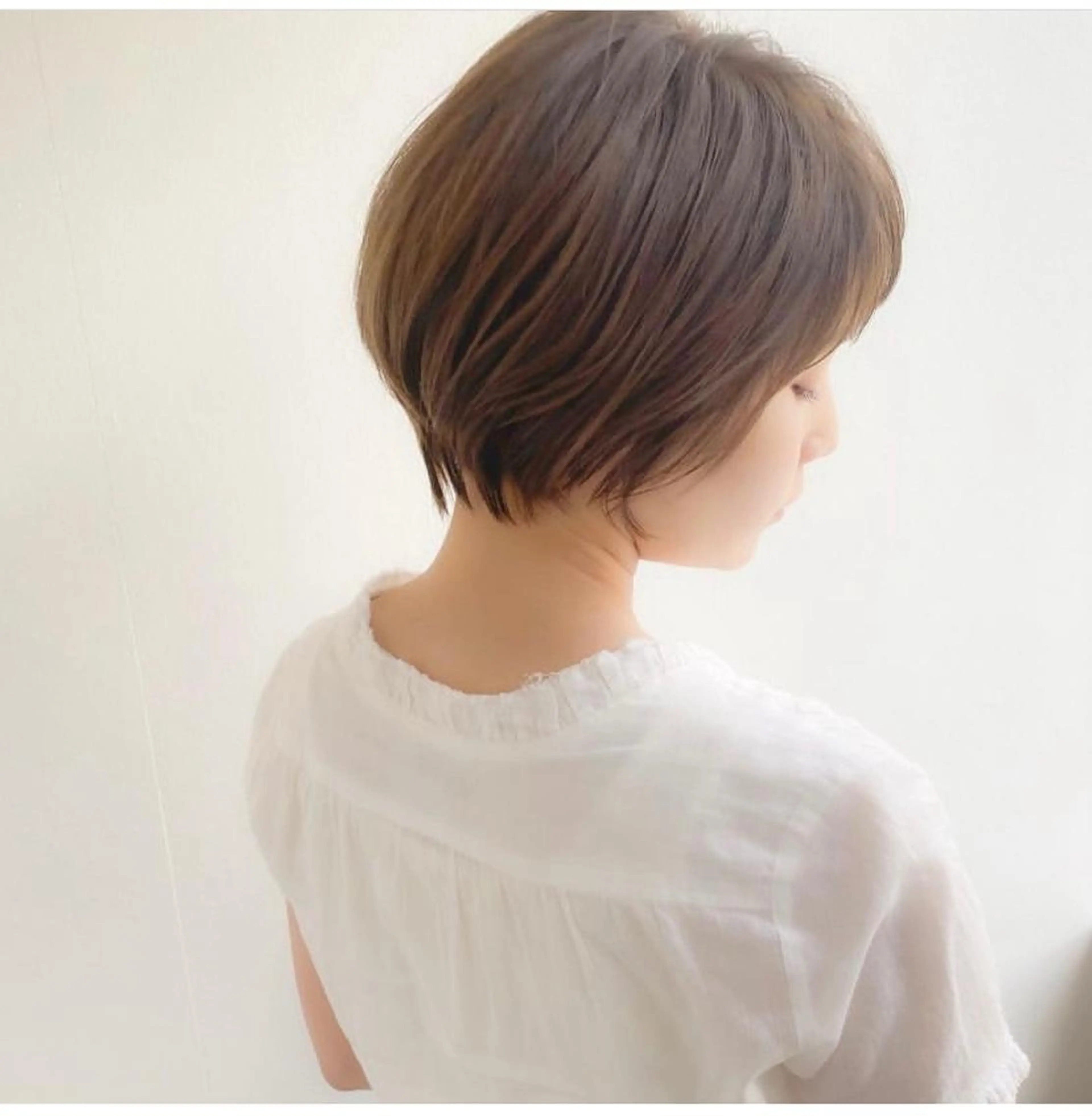 ショート カラー ショートヘア AIR HEALのヘアスタイル